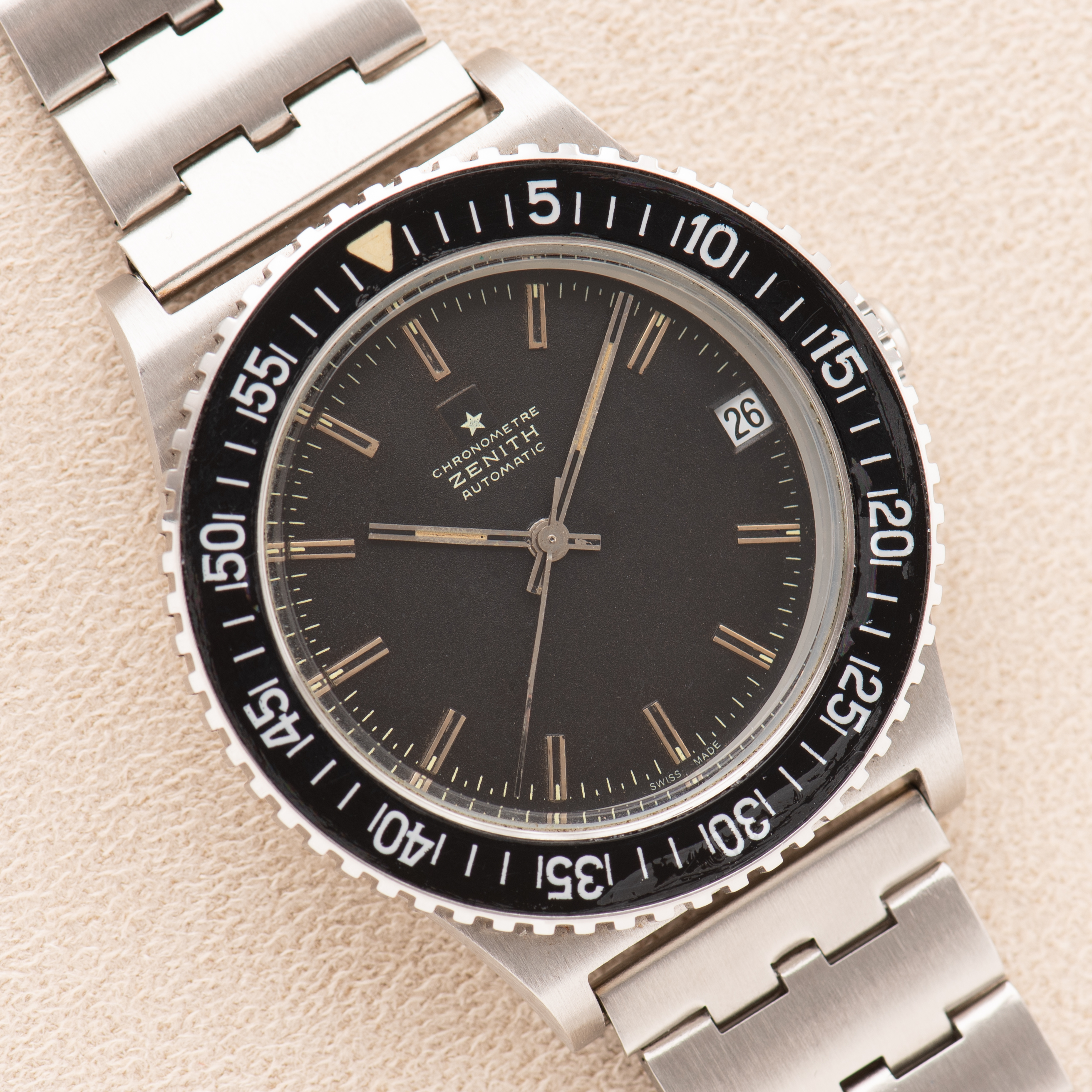 Zicht op Zenith Chronometre Automatic Diver Surf Réf 01 0170 380