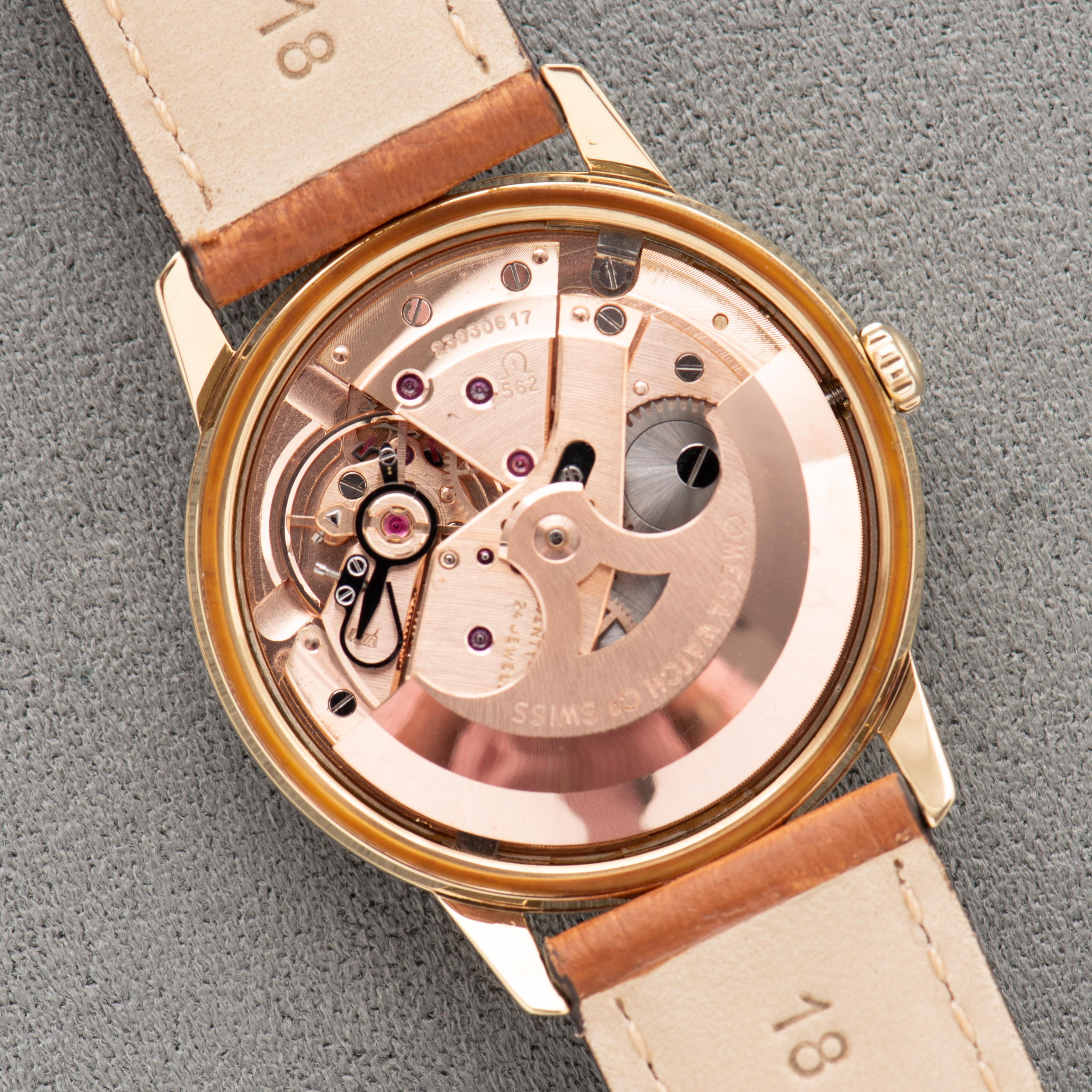 View of Omega Automatic Seamaster "Crosshair" Dial Date Gold 18k from 1966 Ref 166.001