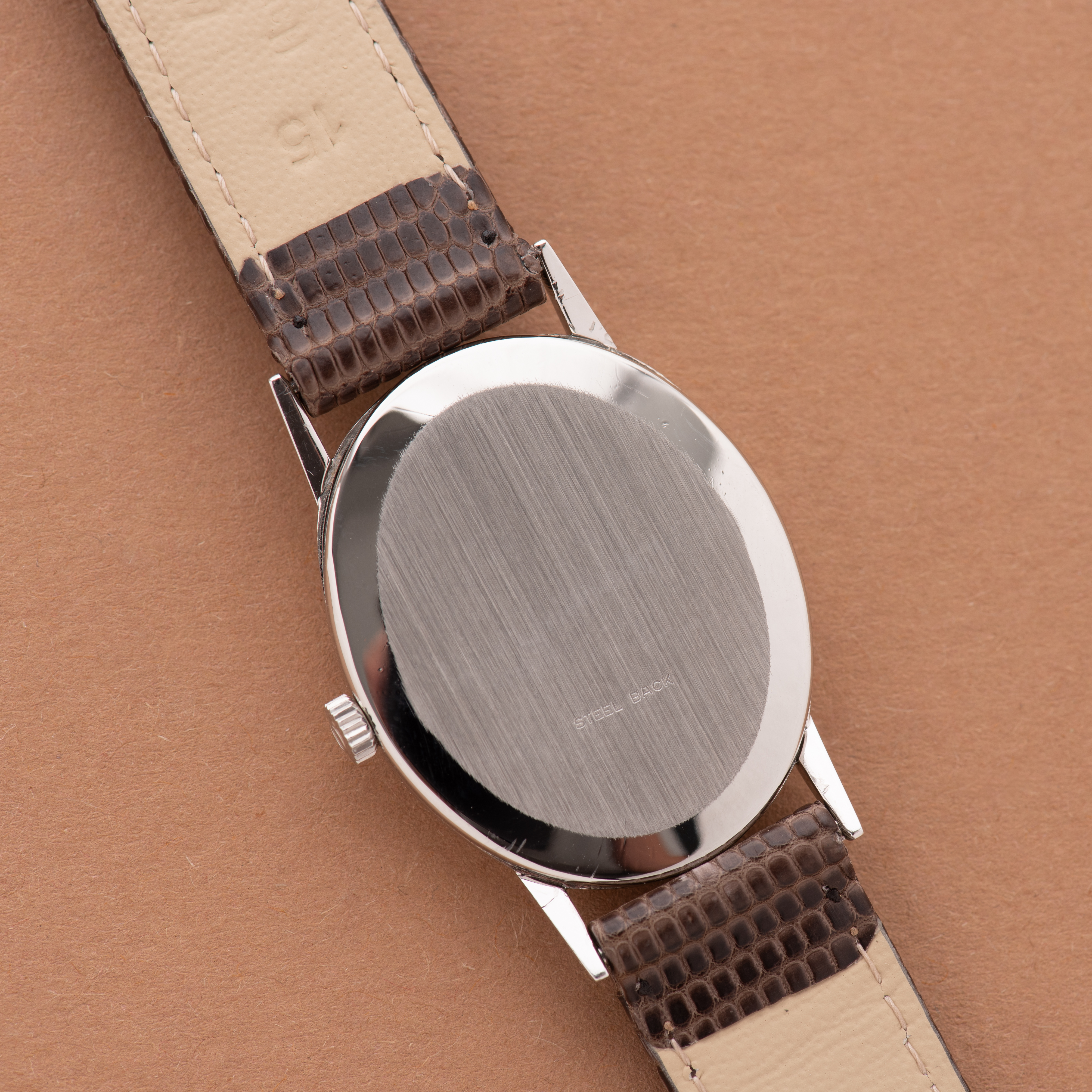 Zicht op Omega Genève Classique Oval Ellipse Réf 511.416 from 1971