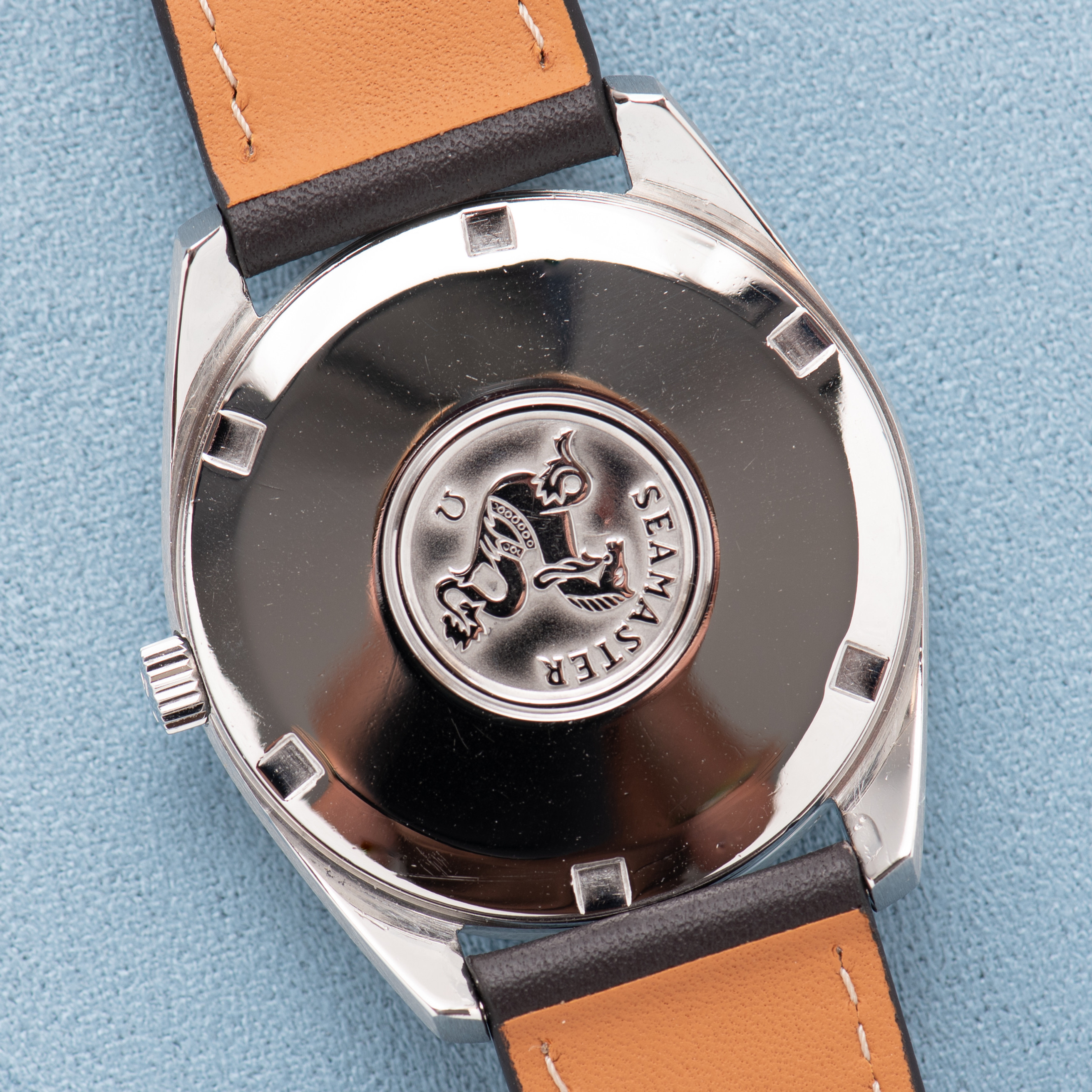 Vue de Omega Seamaster Automatic Silver Dial Day-Date — Réf. 166.032 / 168.023 — 1969