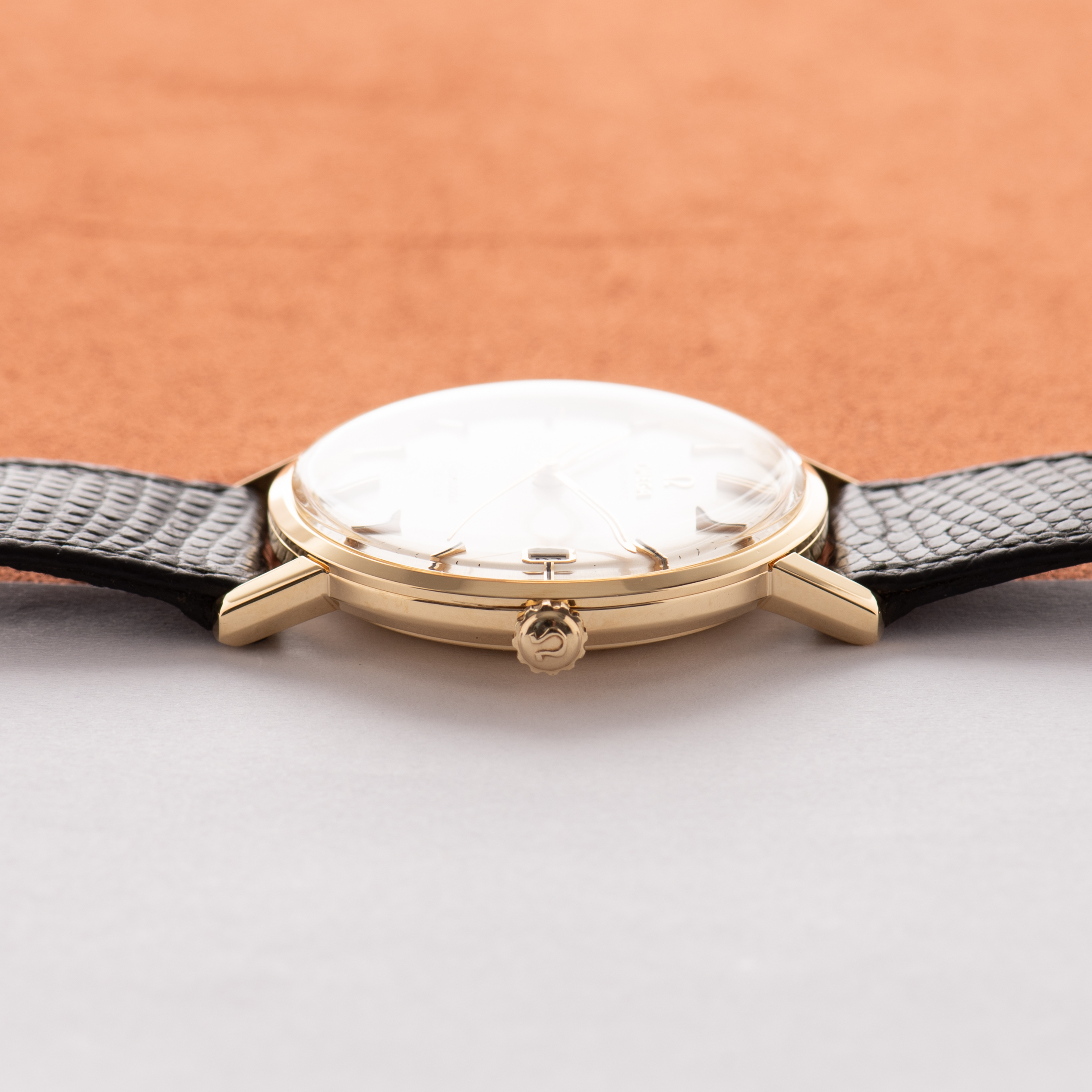 Vue de Omega Automatic Seamaster De Ville Gold 18k 0,750 réf 166.020 from 1965