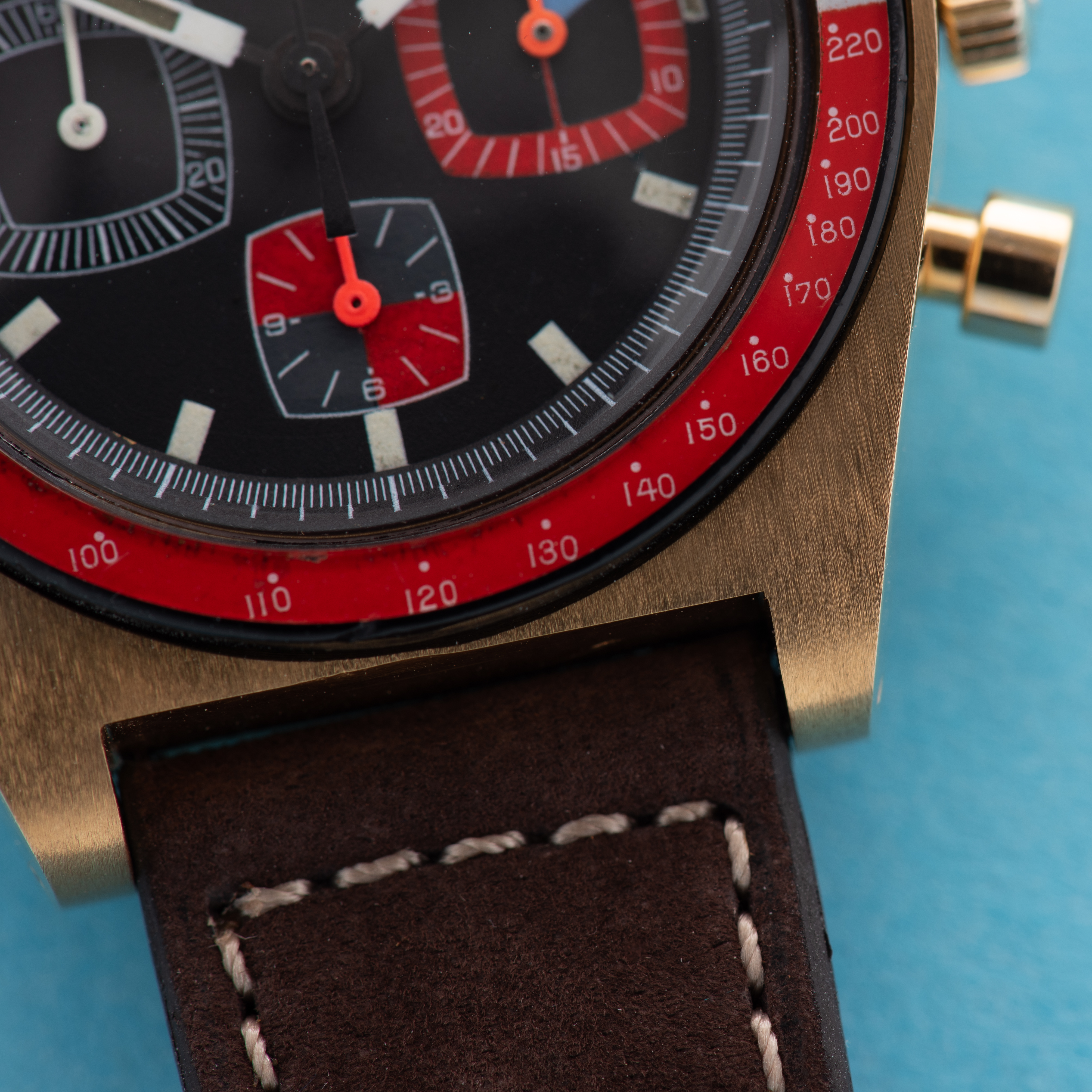 Vue de Tissot Swiss Chronographe PR 516 Lemania 873 réf 40528-1X