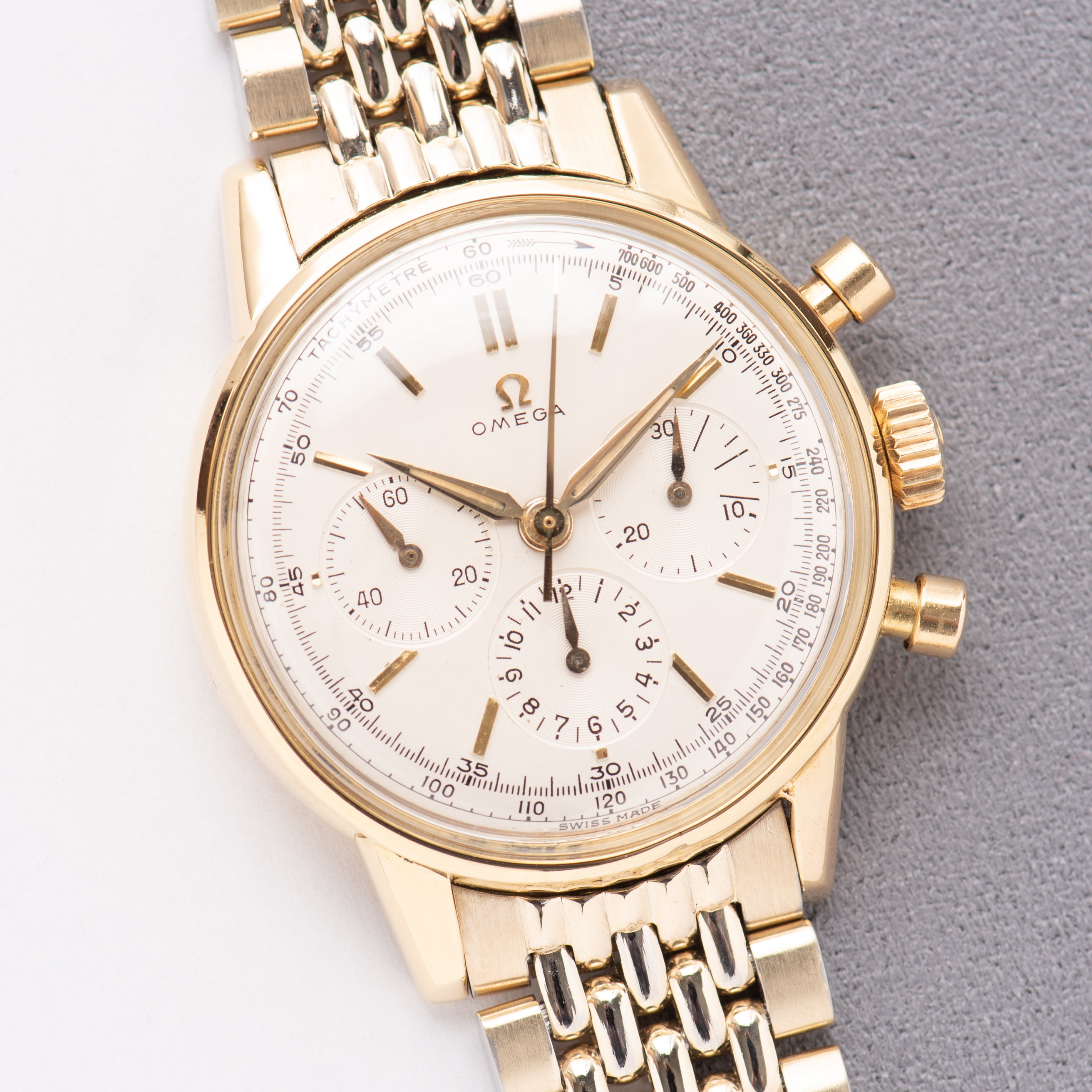 Zicht op Omega Chronographe Pre-"Seamaster" Réf 2884 Cal 321 from 1956