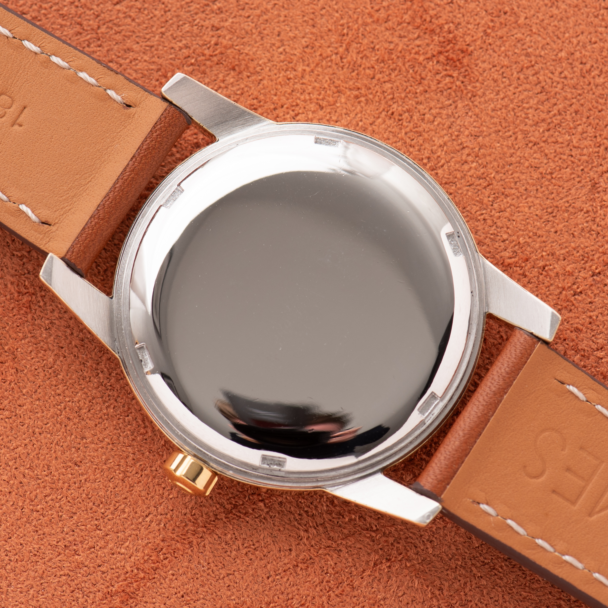 Vue de Omega Seamaster Automatic Bumper Beefy Lugs "Honeycomb dial" 1952 réf 2576-21