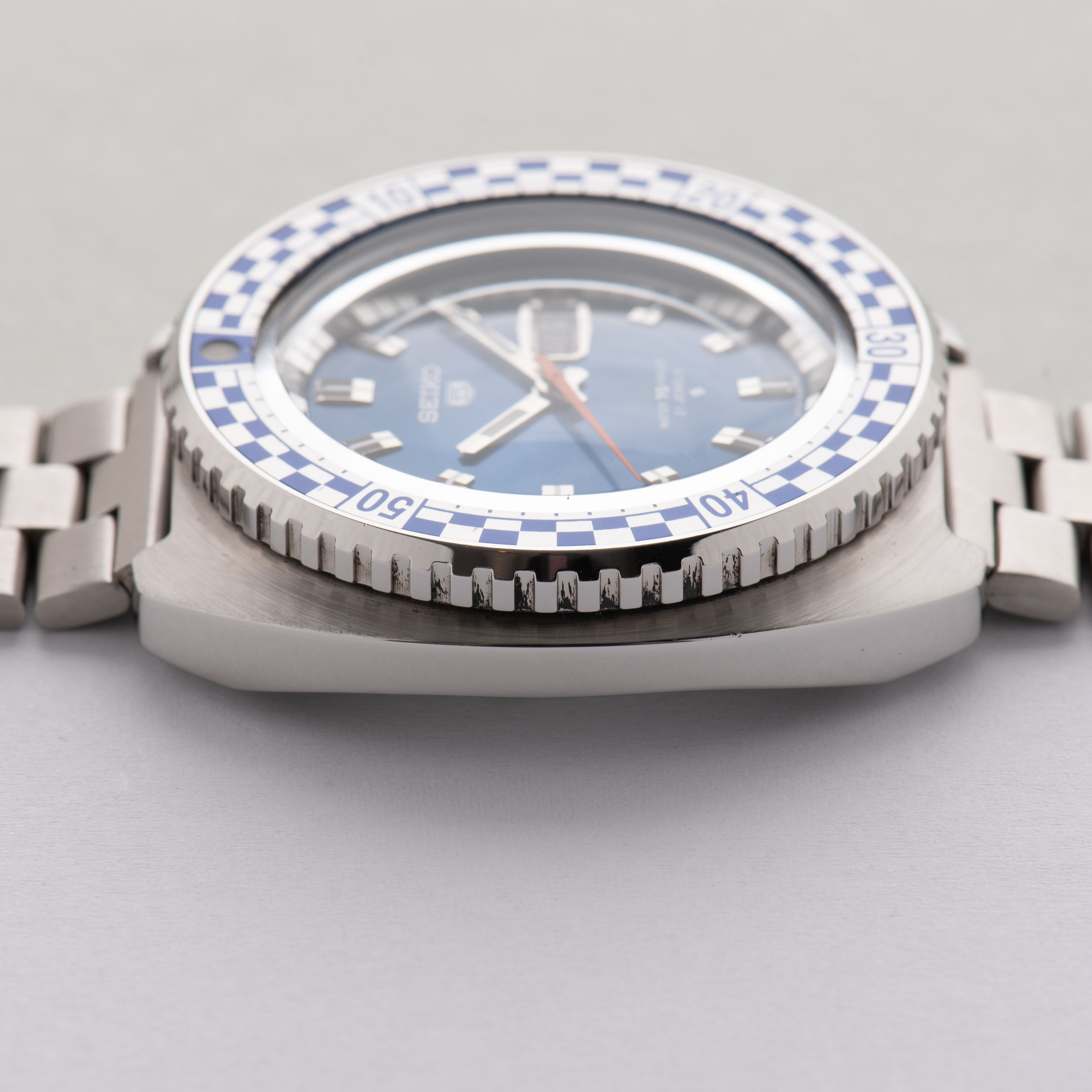 Vue de Seiko 5 Sports water 70 proof 21 Jewels réf 6119-7173