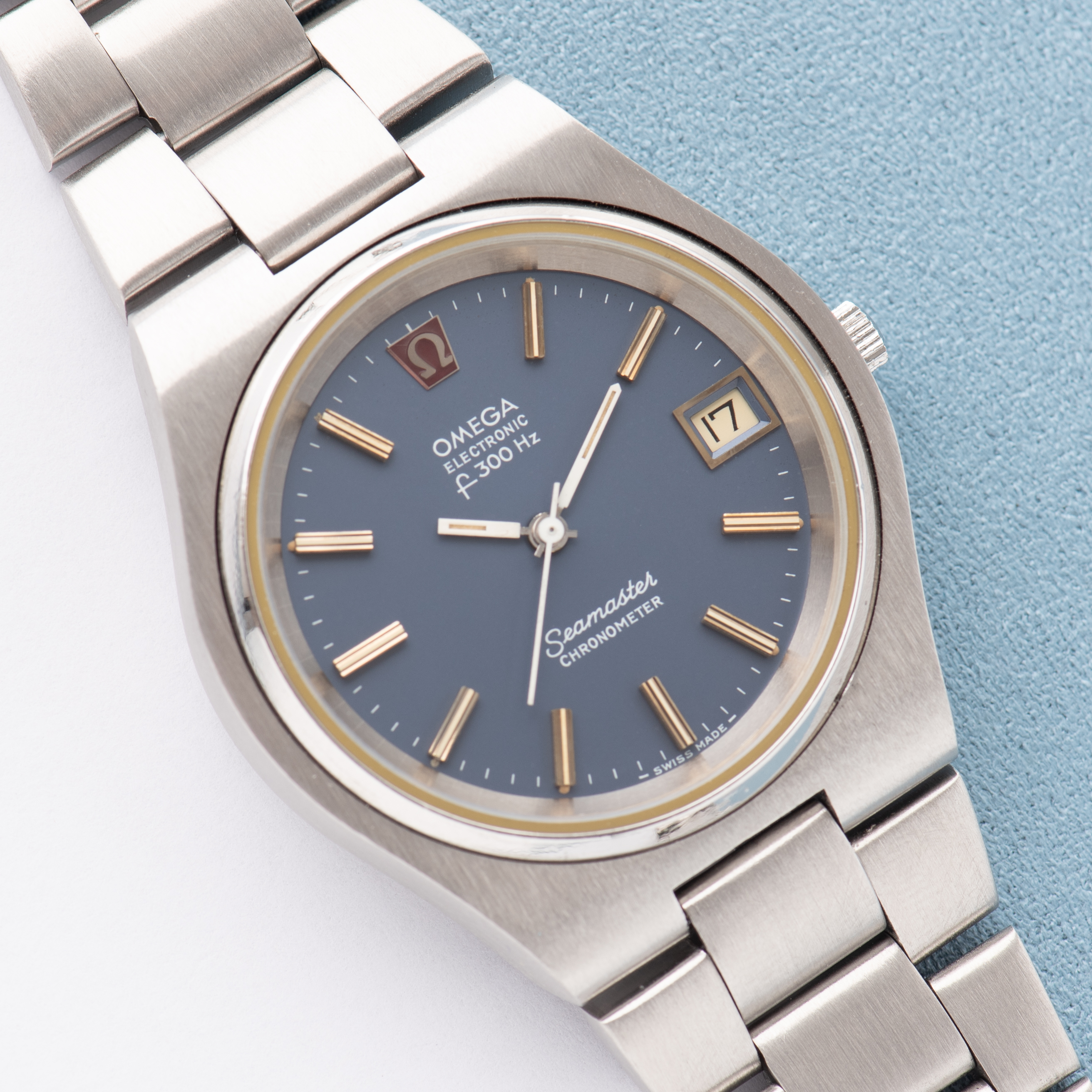 Vue de Omega Electronic F300Hz Seamaster Chronometer Blue Dial Réf 198.0044 from 1970