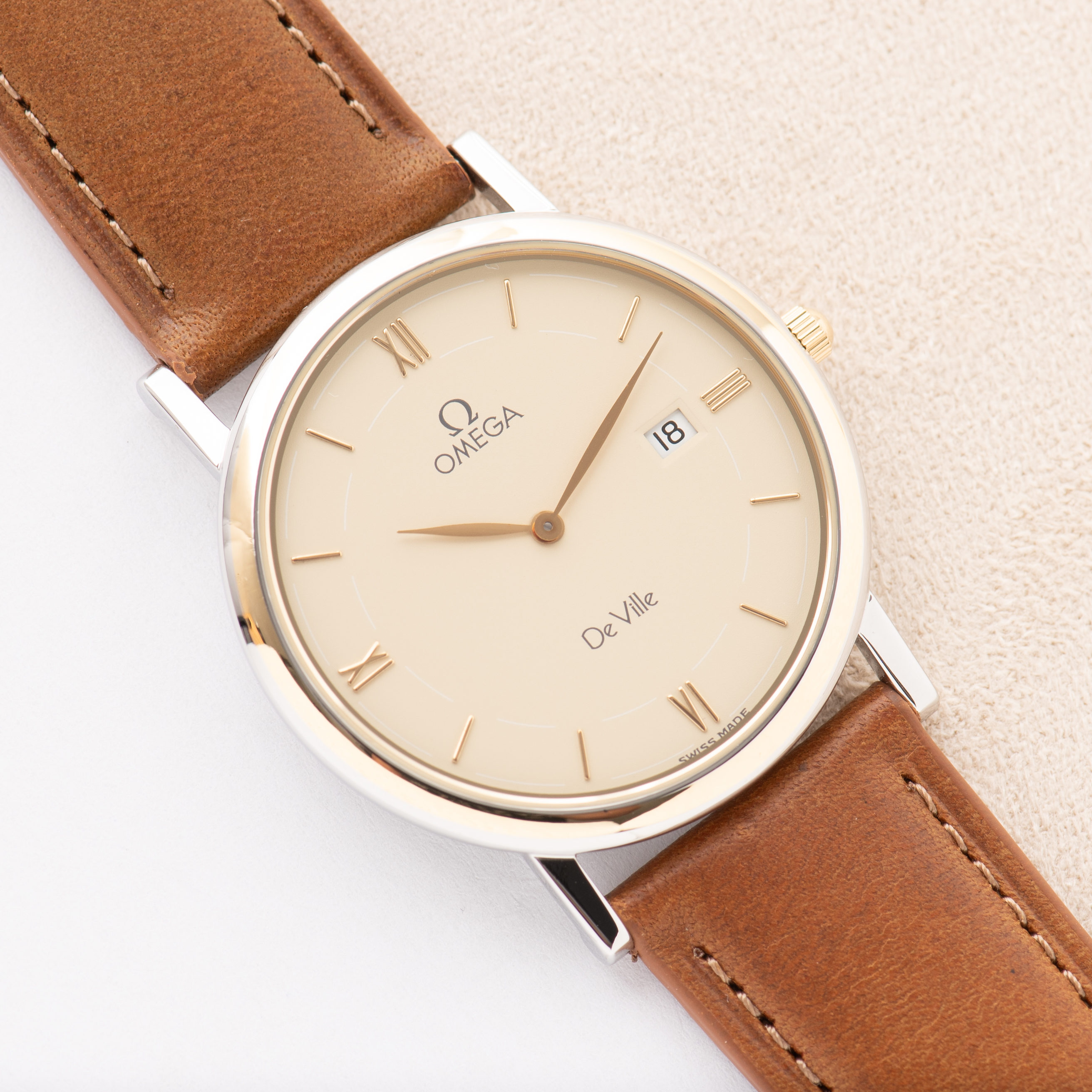 View of Omega De Ville Quartz Gold Steel Creme Dial Réf 196.2379 Full set from 1/09/1995