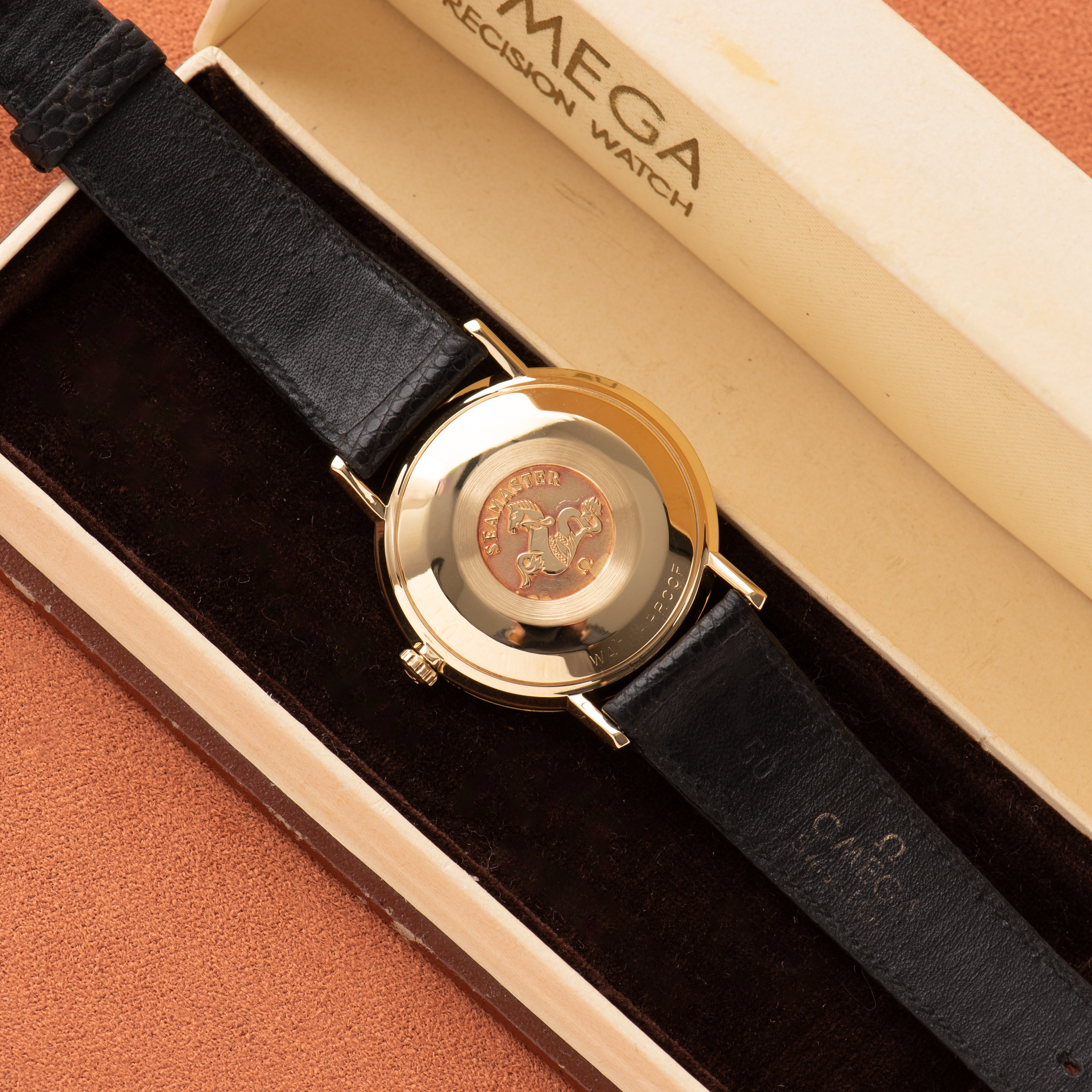 Vue de Omega Automatic Seamaster De Ville Gold 18k 0,750 réf 166.020 from 1965