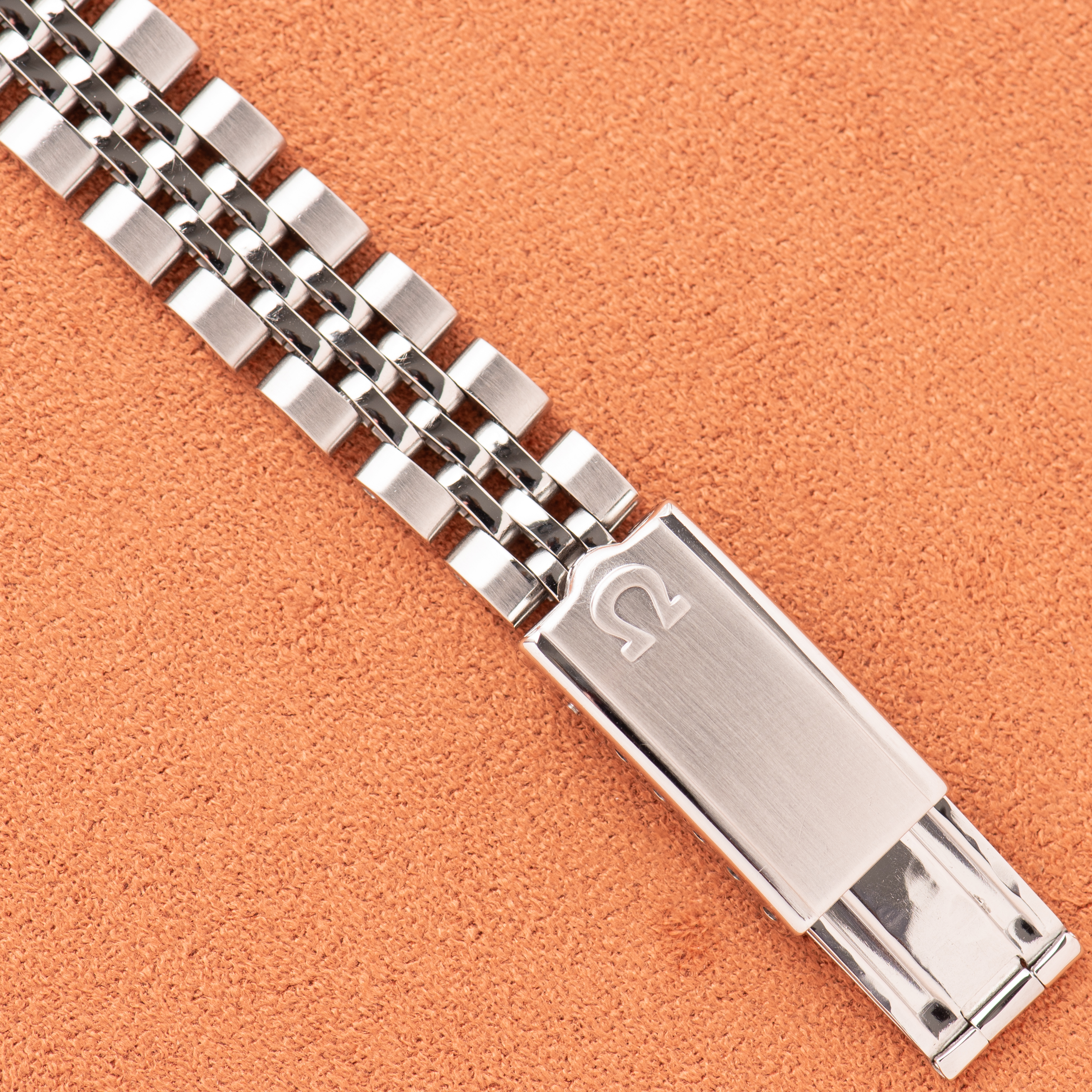 Vue de Omega Automatic Chronometer Constellation Linen Dial Steel/White GoldRéf 567.011
