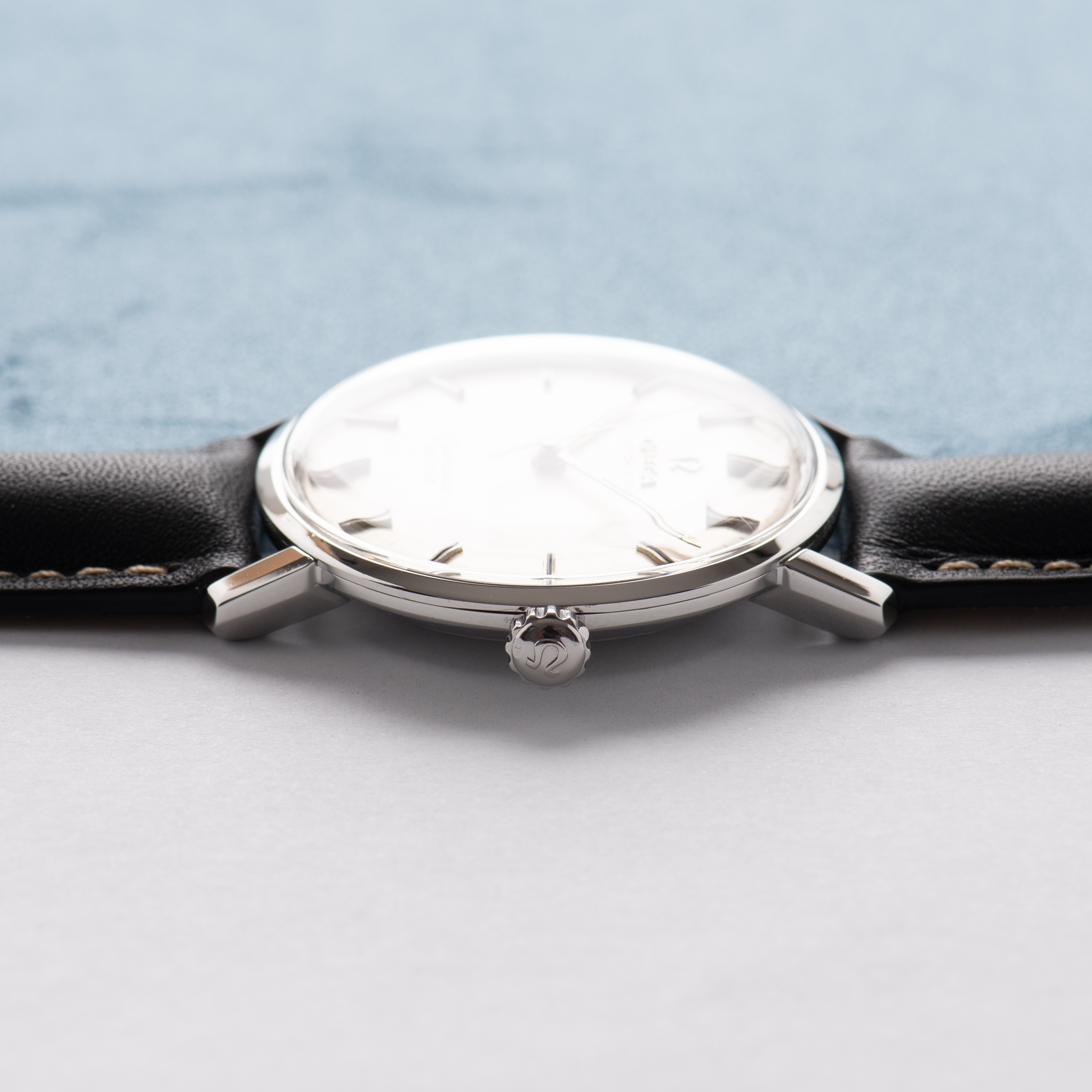 View of Omega Seamaster De Ville Automatic – Ref. 165.020 – 1965