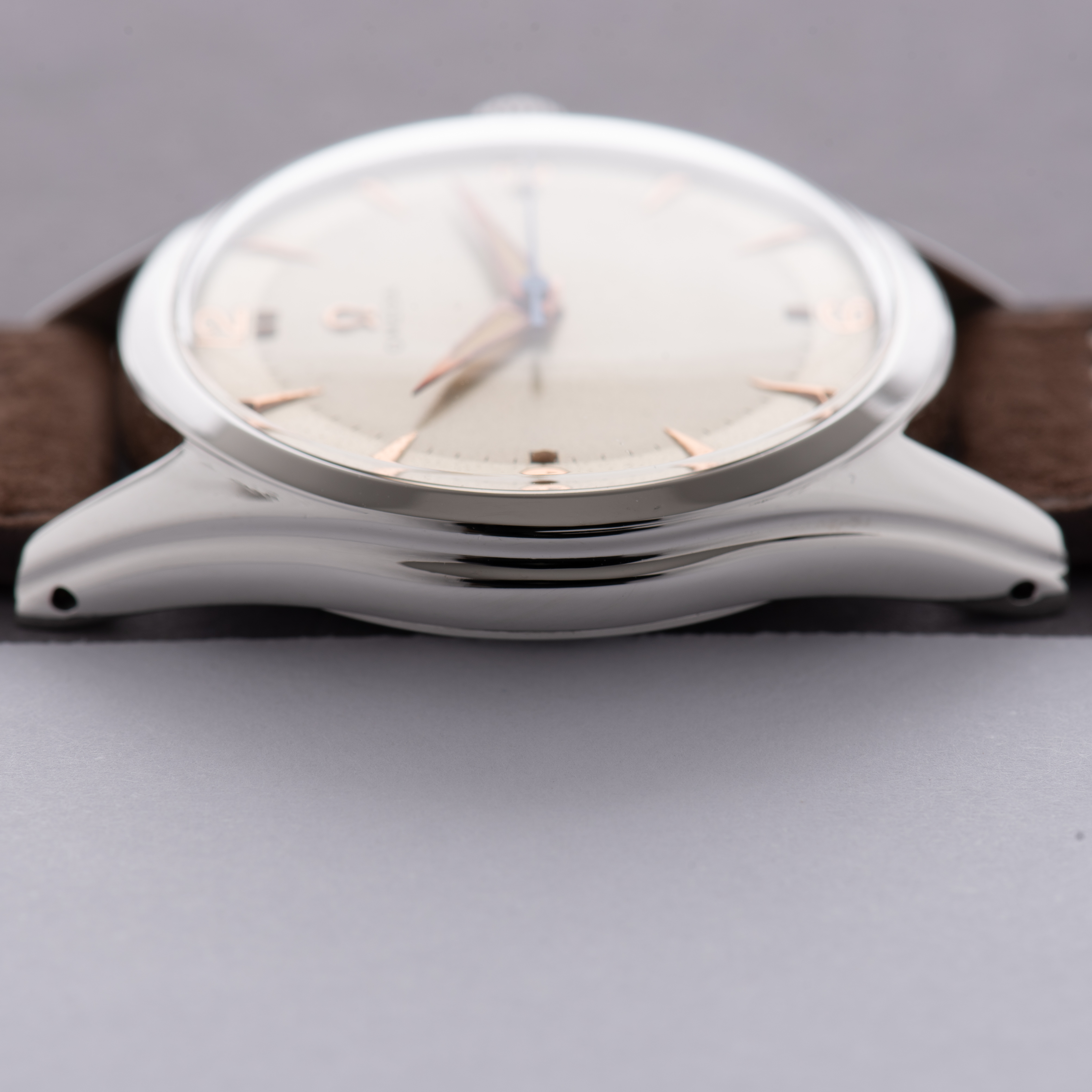 Zicht op Omega mechanische cal 283 ref 2537-8