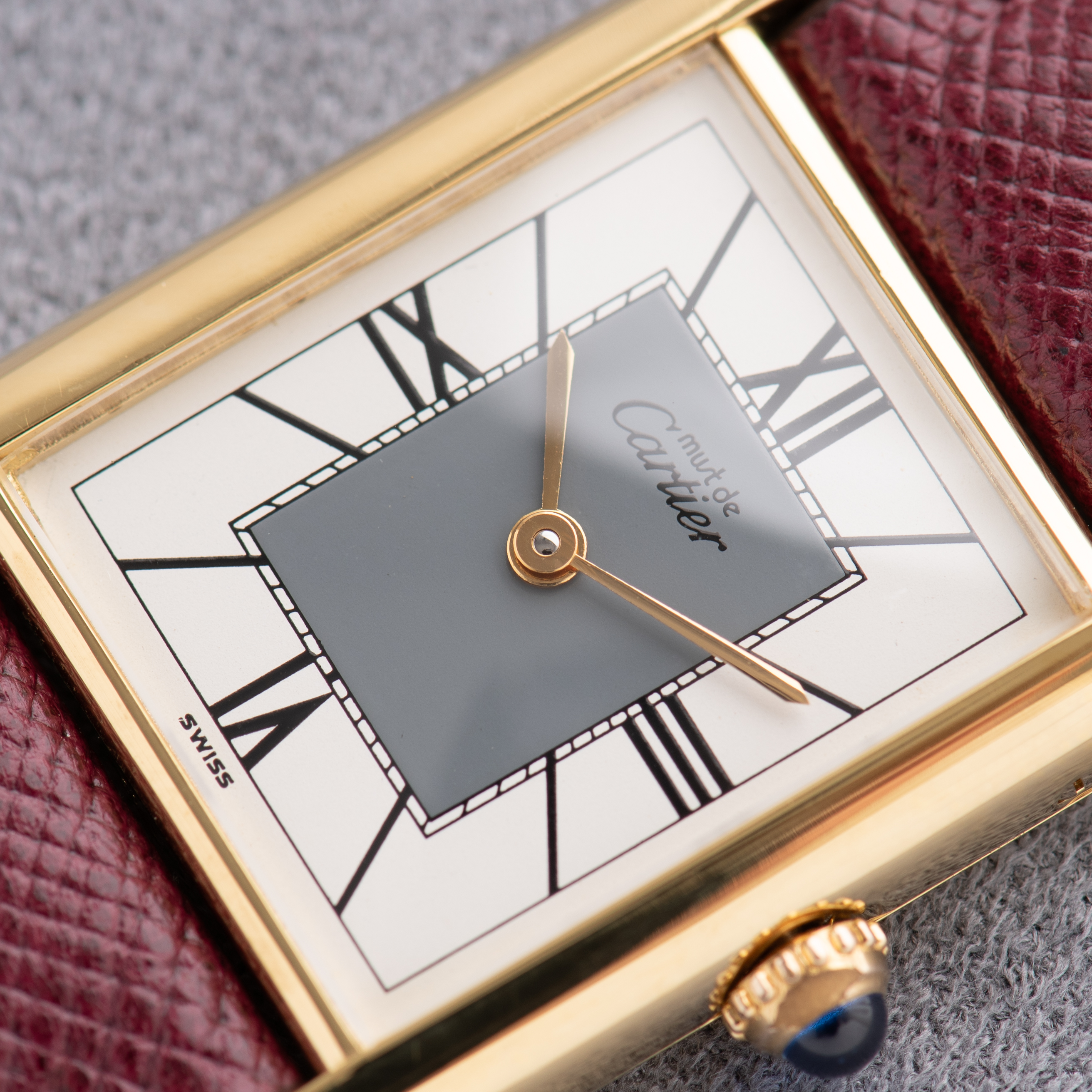 View of Cartier Tank De Must Vermeil GM Full Set Réf 590005