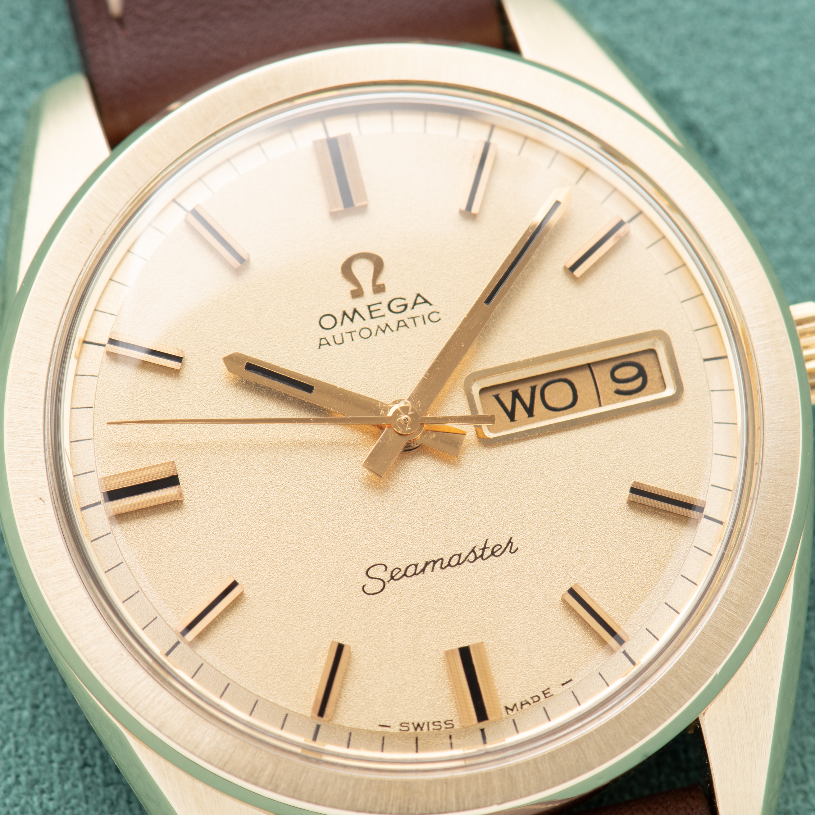 Zicht op Omega Automatic Seamaster Day-date réf 168.032/168.023 from 1969