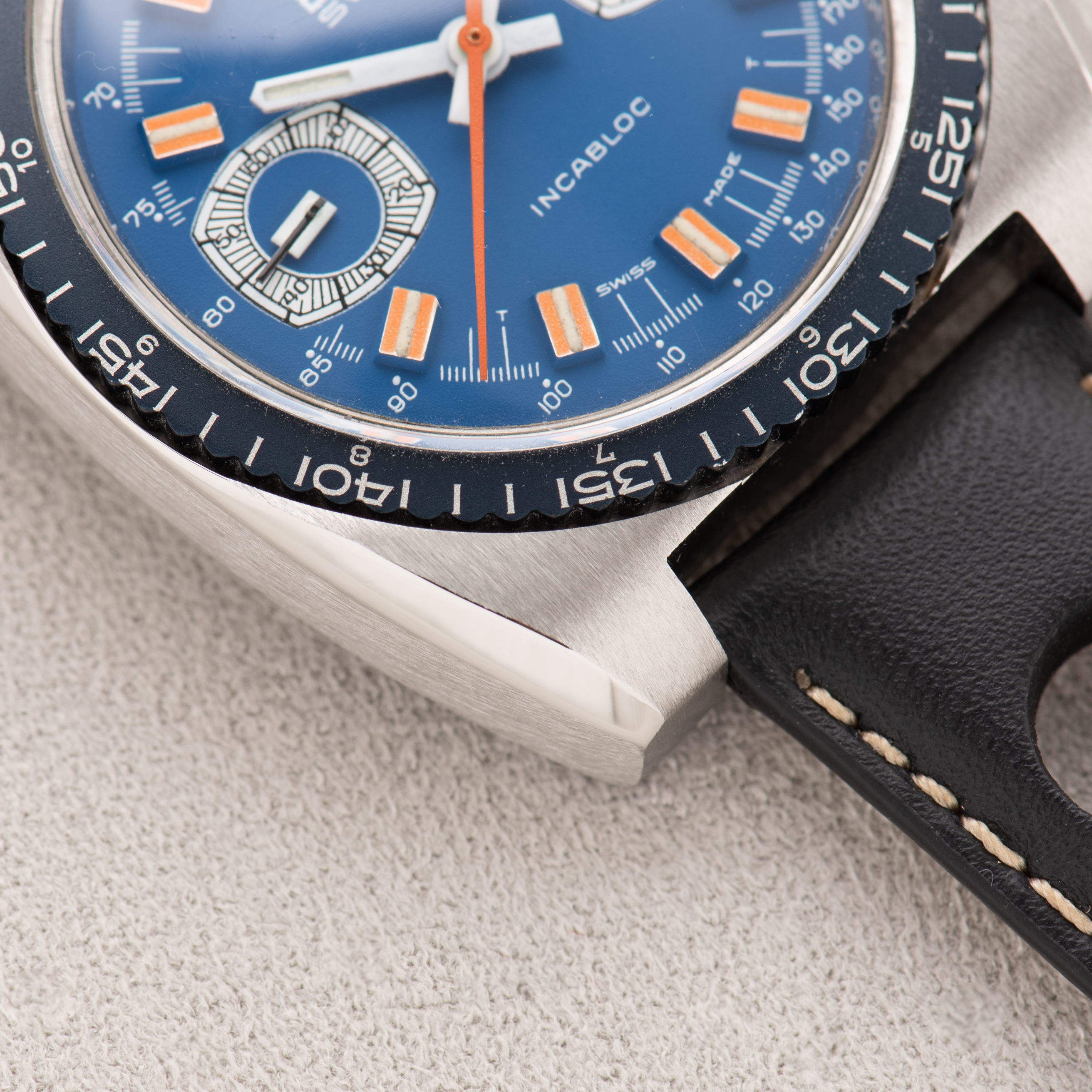 Zicht op BWC Swiss Incabloc Chronograph Valjoux 7733