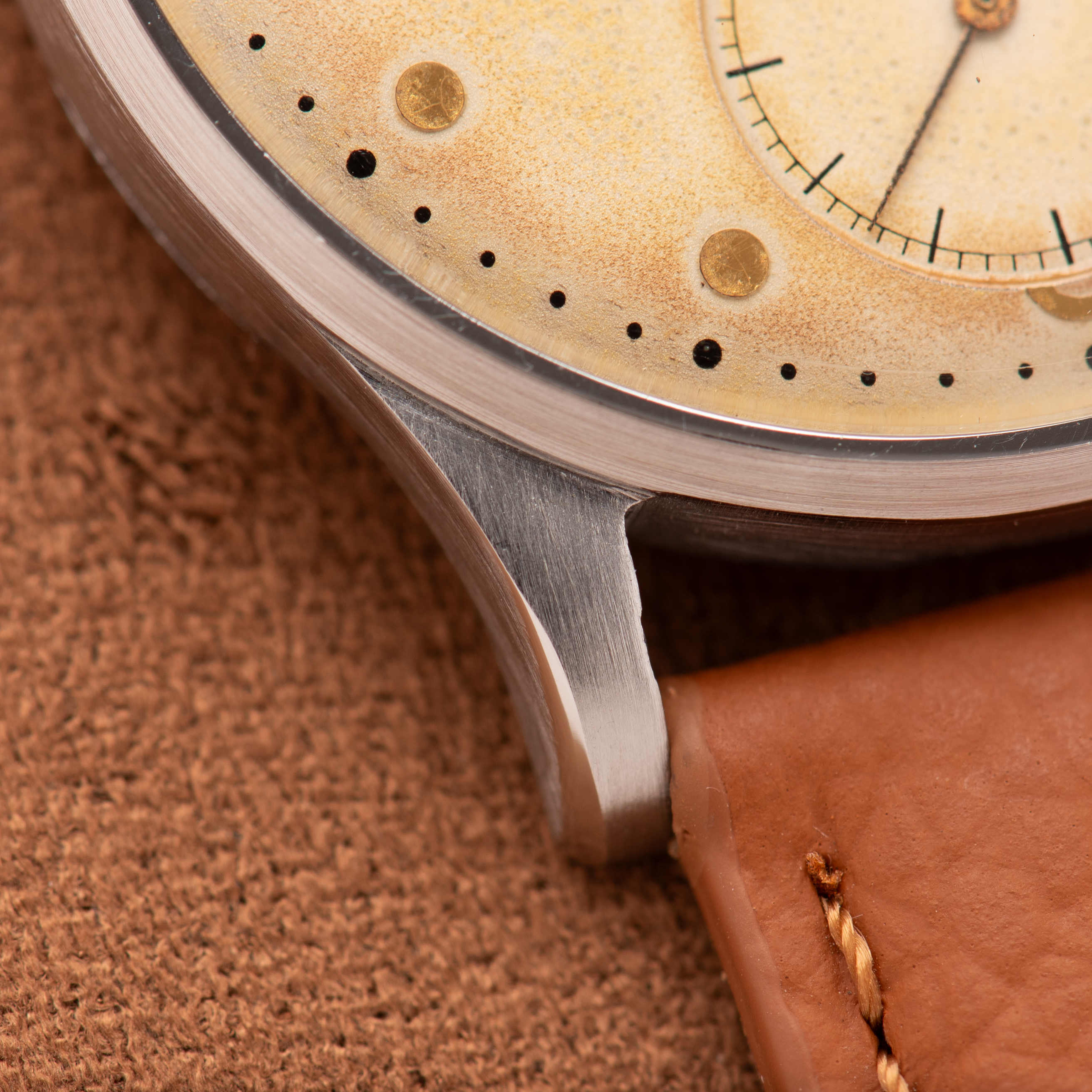 View of IWC International Watch Co. Schaffhausen Calibre 83 – Ref. 1.109.570 - 1945