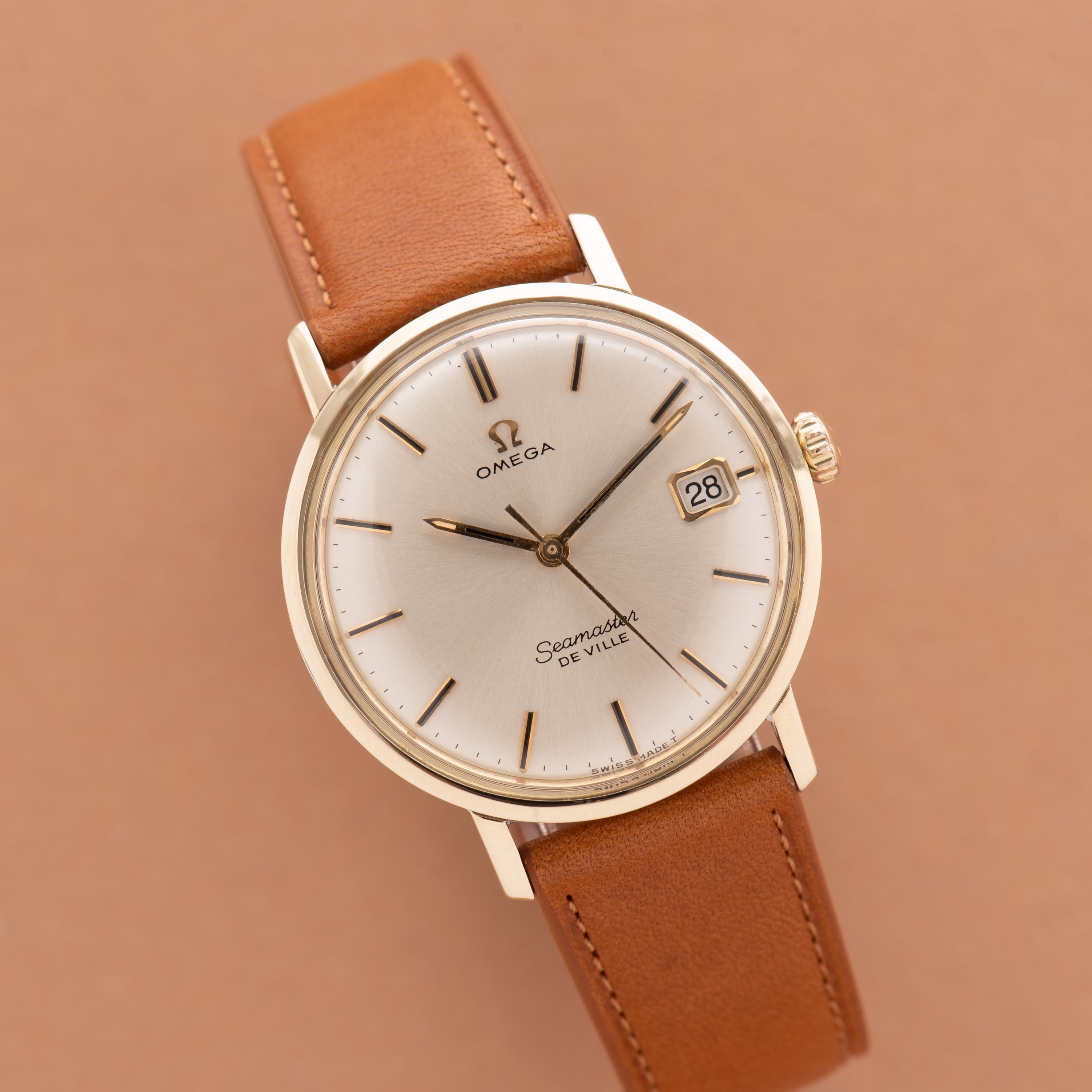 Vue de Omega Seamaster De Ville Date Gold/Steel Réf 136.020 cal 613