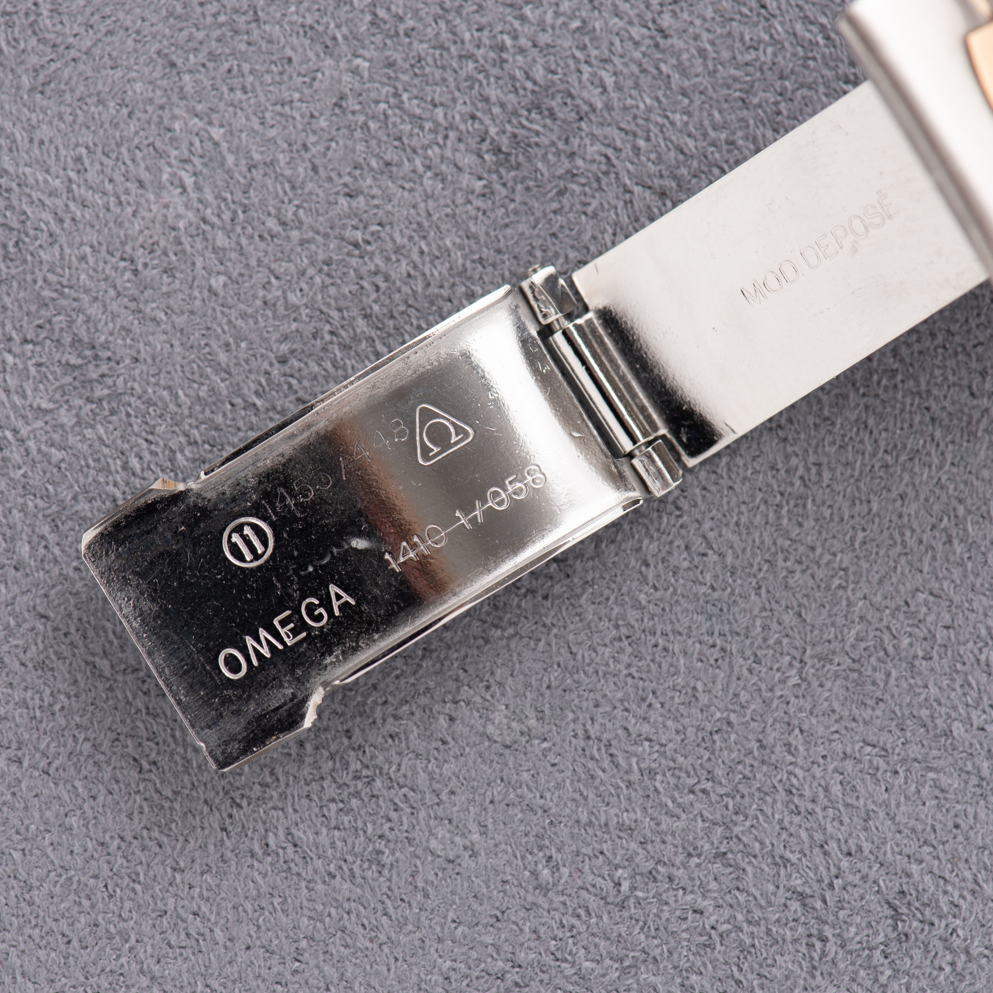 Zicht op Omega Seamaster Polaris Titanium 120m Quartz ref 3961021