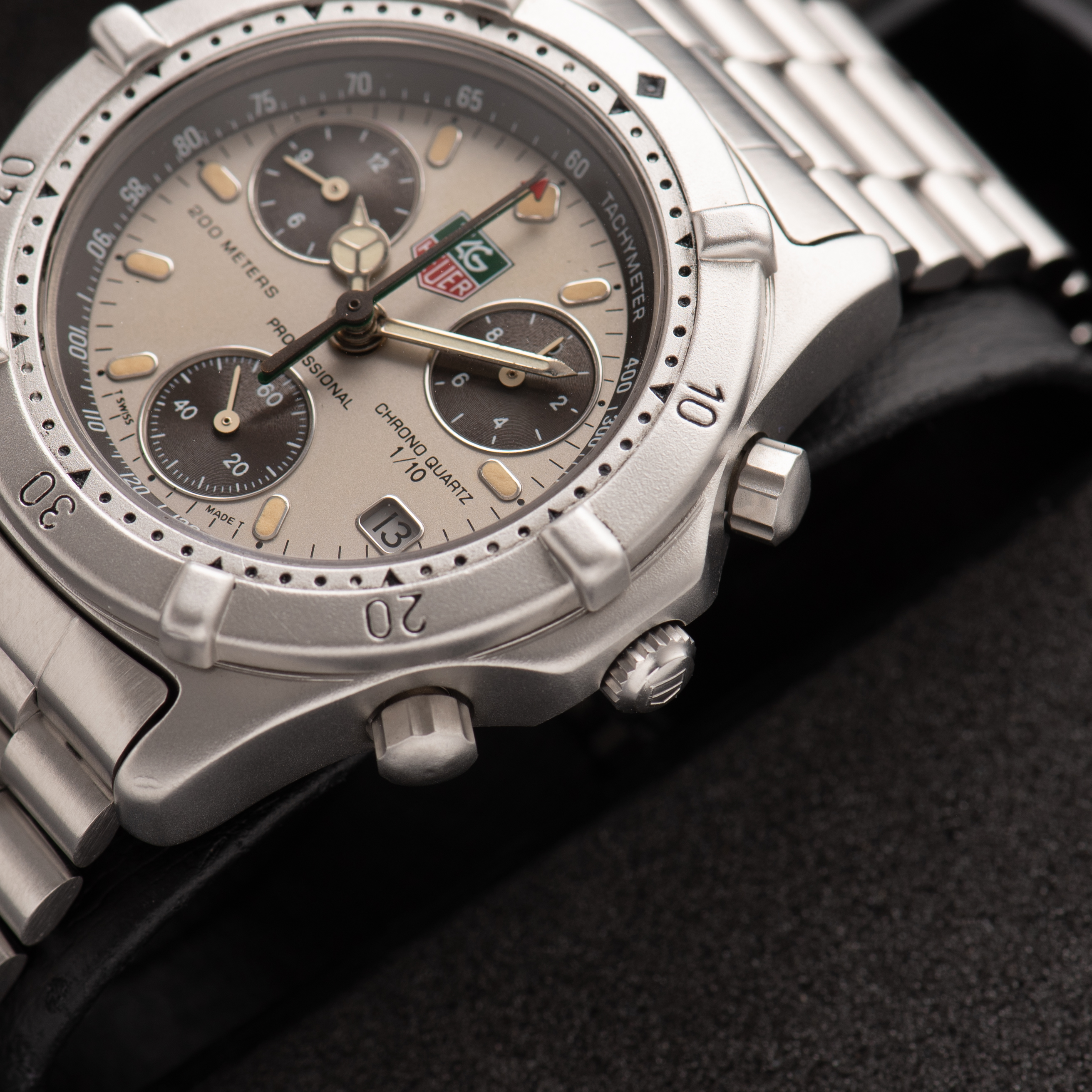 View of TAG Heuer Professional 200 meters Chrono Quartz Ref 560.260M Full Set from 1993