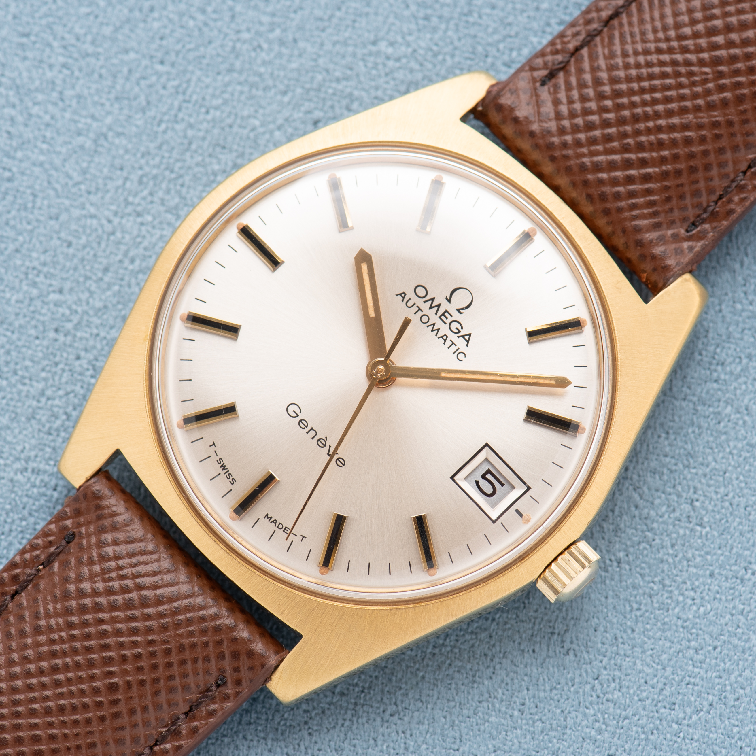 Vue de Omega Automatic Genève Silver Dial GoldPlated Réf 166.041 from 1969