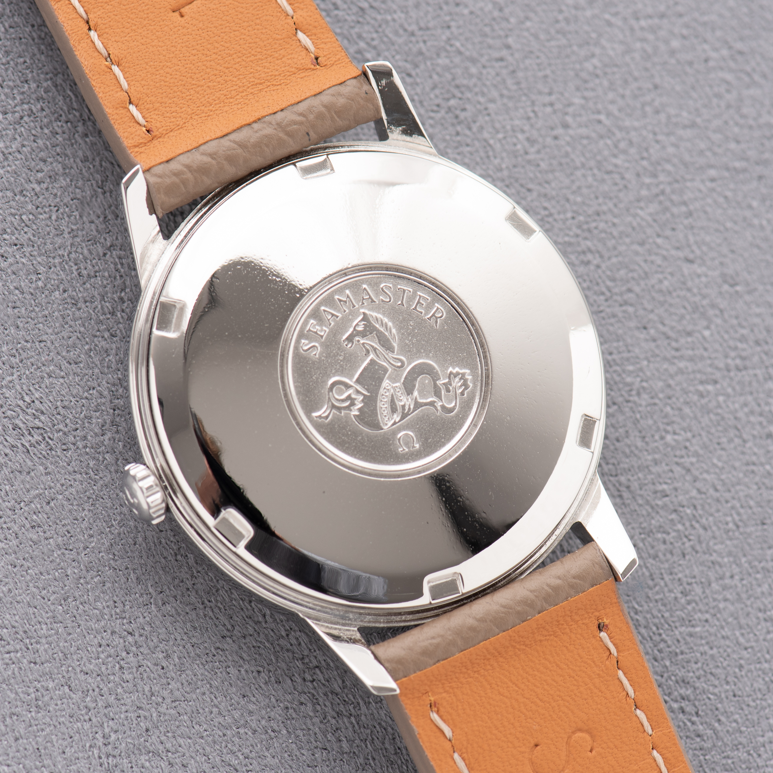 Vue de Omega Automatic Seamaster Silver Dial réf 165.002 cal 552 from 1966
