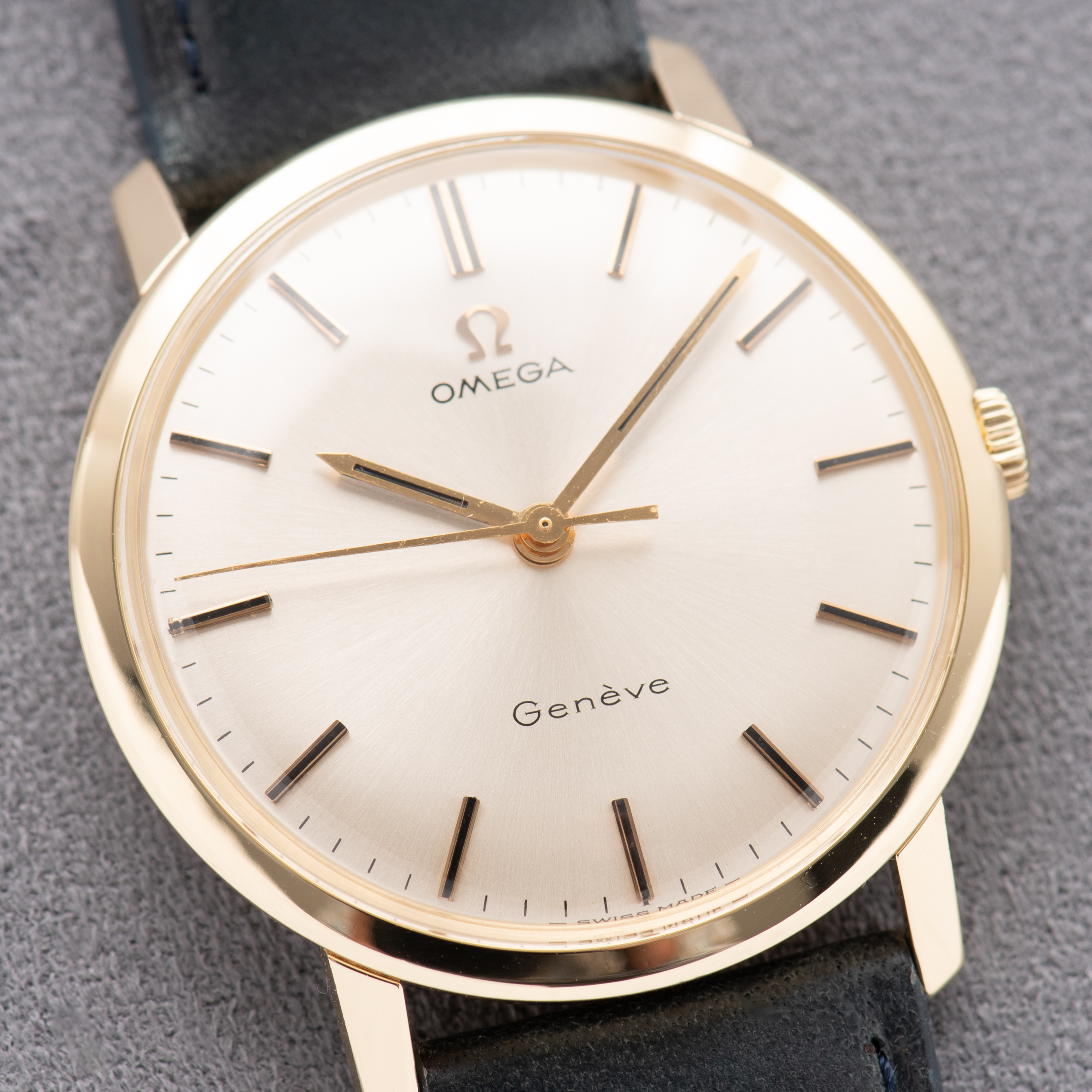 Vue de Omega Genève Dress Watch 14K Yellow Gold Réf 131.021SP from 1968