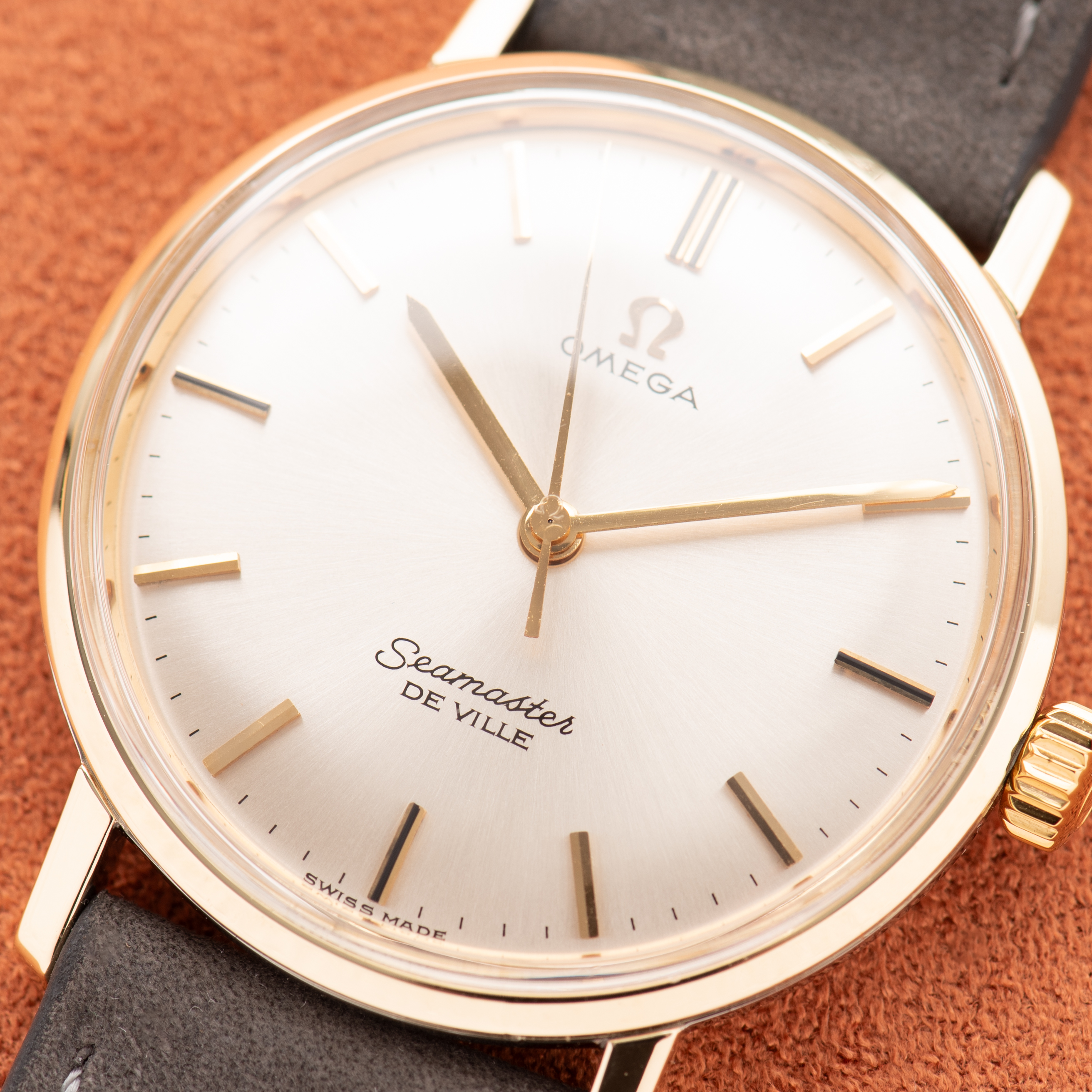 Vue de Omega Seamaster De Ville Date Gold/Steel Réf 135.020 from 1964