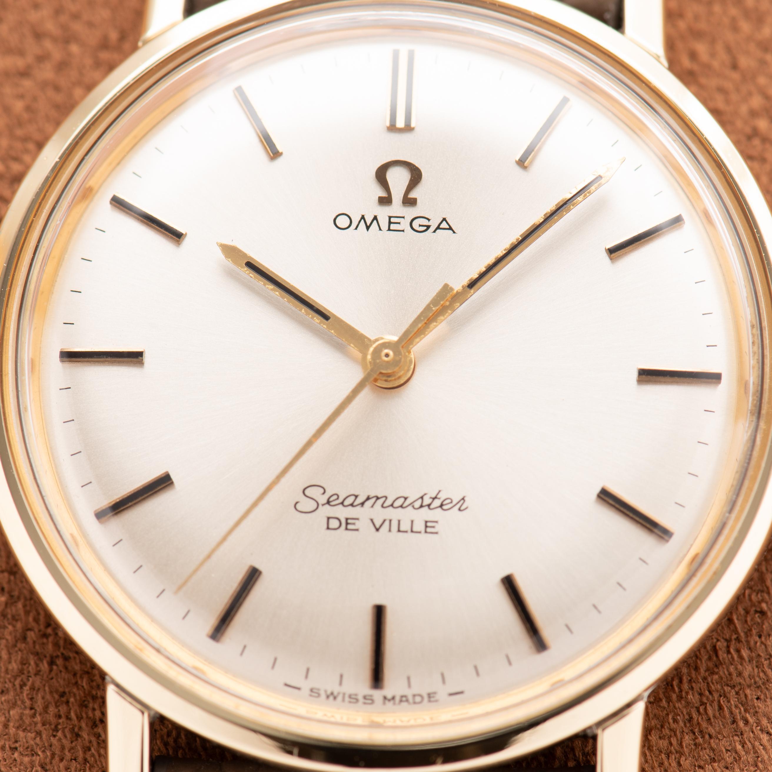 Vue de Omega Seamaster De Ville Gold/Steel Réf 135.020 from 1965
