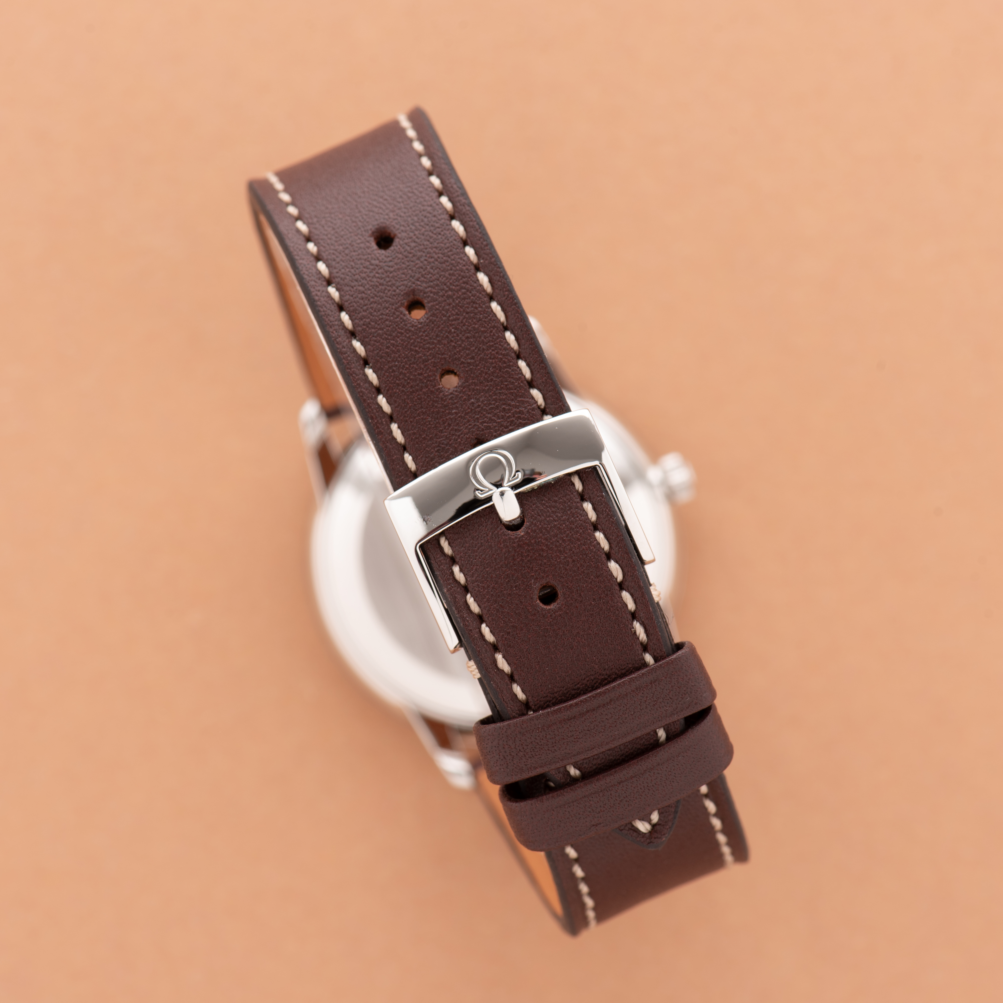 Zicht op Omega De Ville Prestige Automatic Datum Ref 168.1050 cal 1120 uit 2007