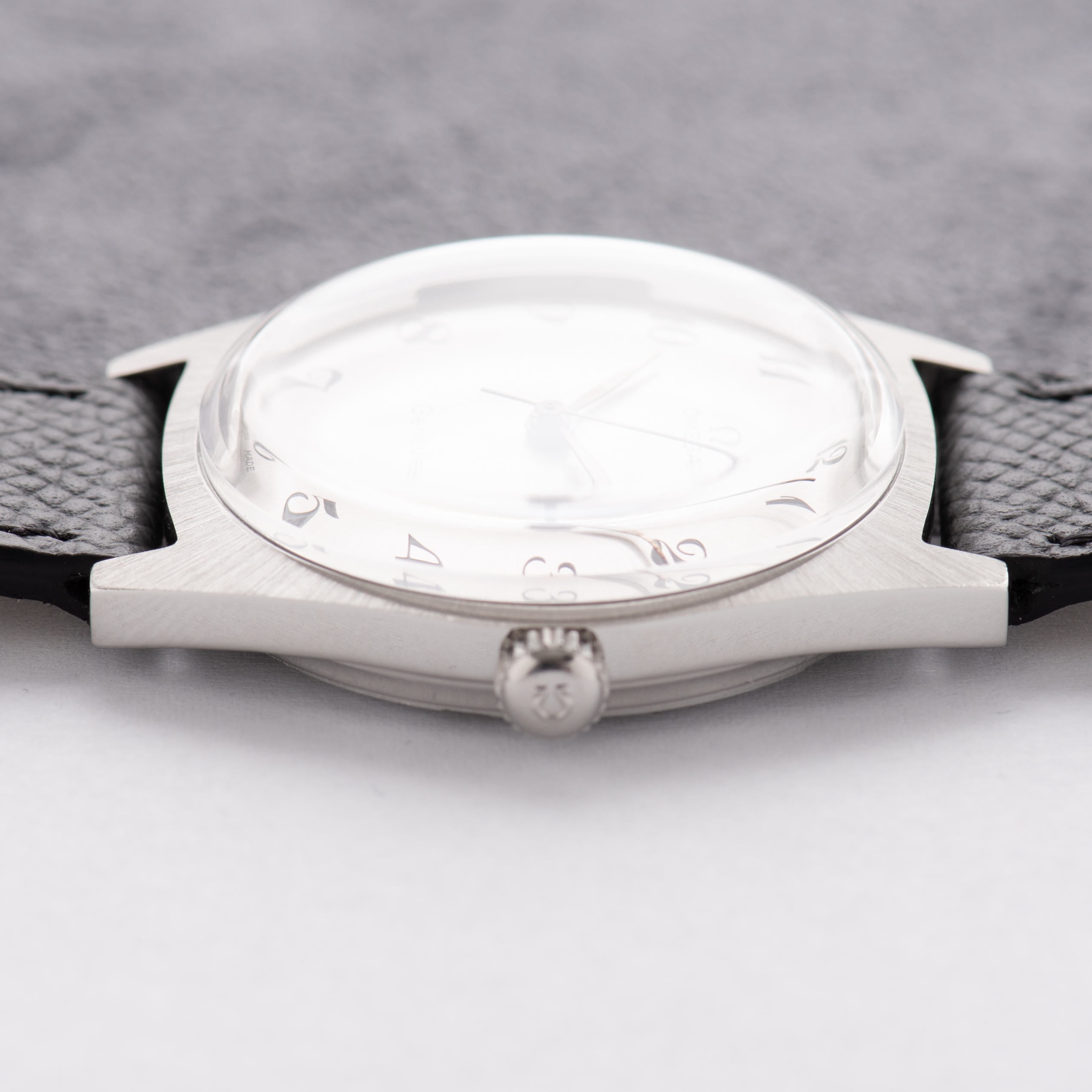 Zicht op Omega Geneva "Breguet Dial" Zilver ref 135.041 uit 1969