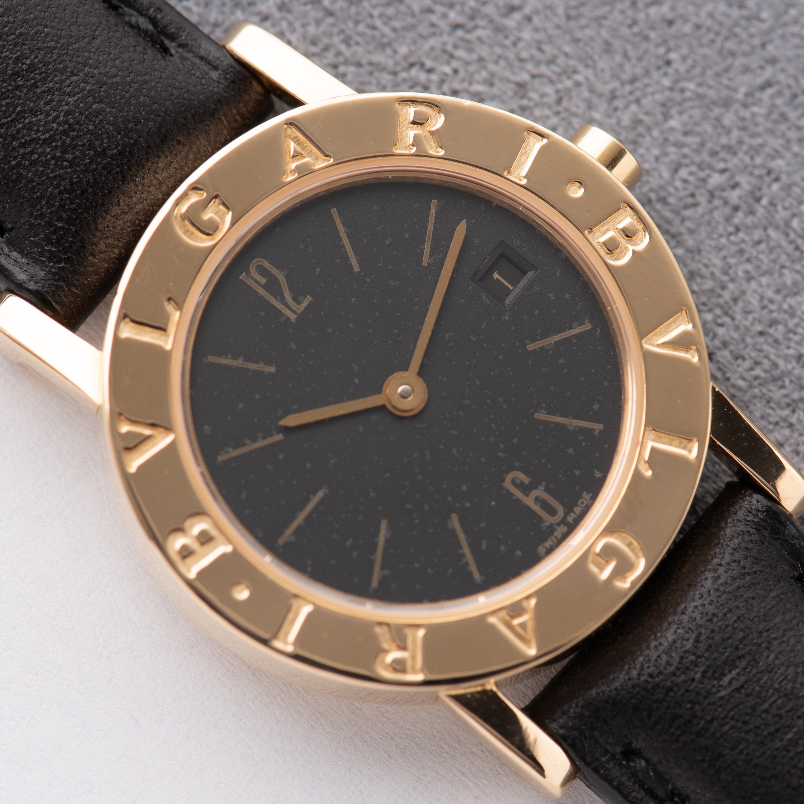 Zicht op Bulgari Quartz BB26S Gold 18K