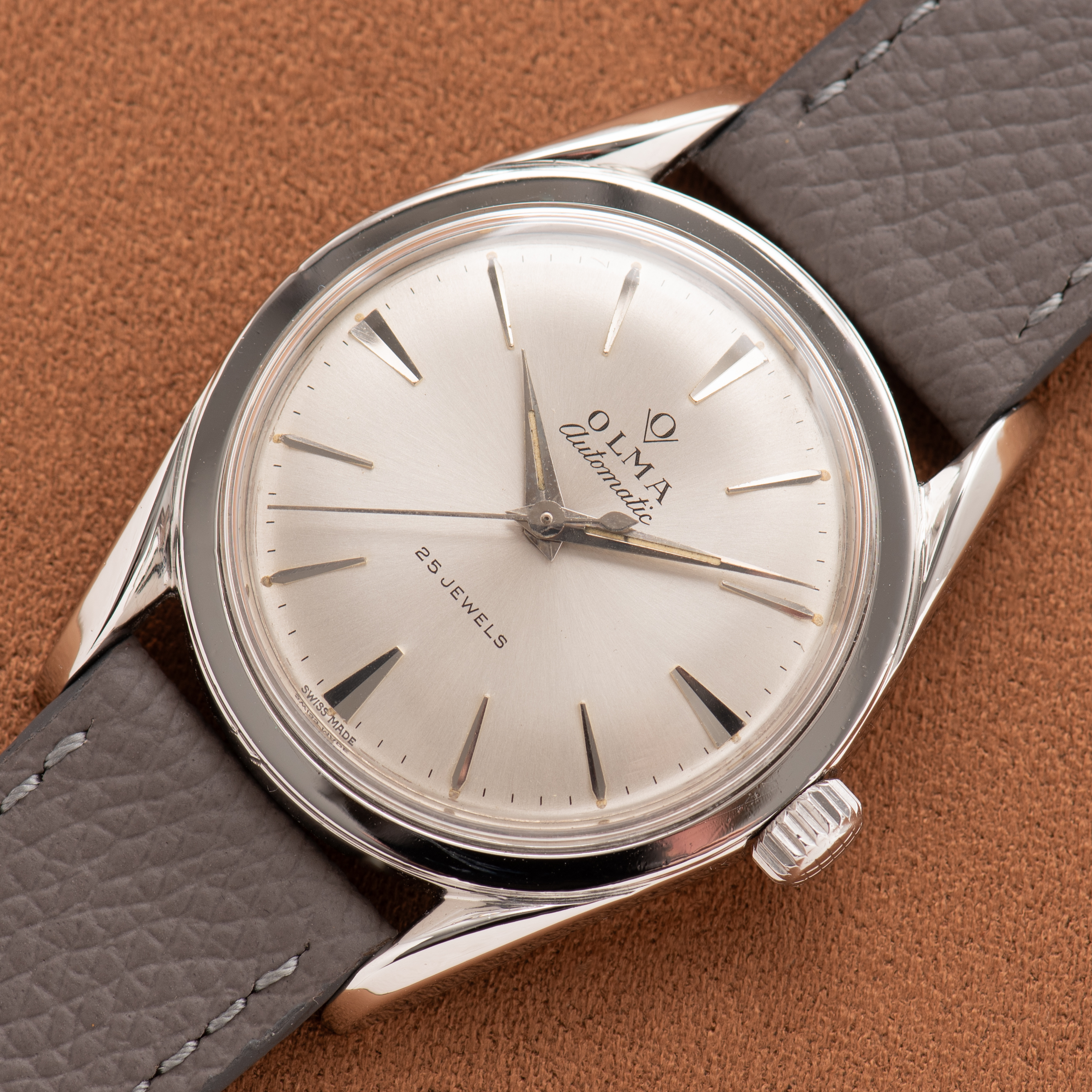 Vue de Olma Caravelle Automatic 25jewels Super Compressor "Twisted Lugs"