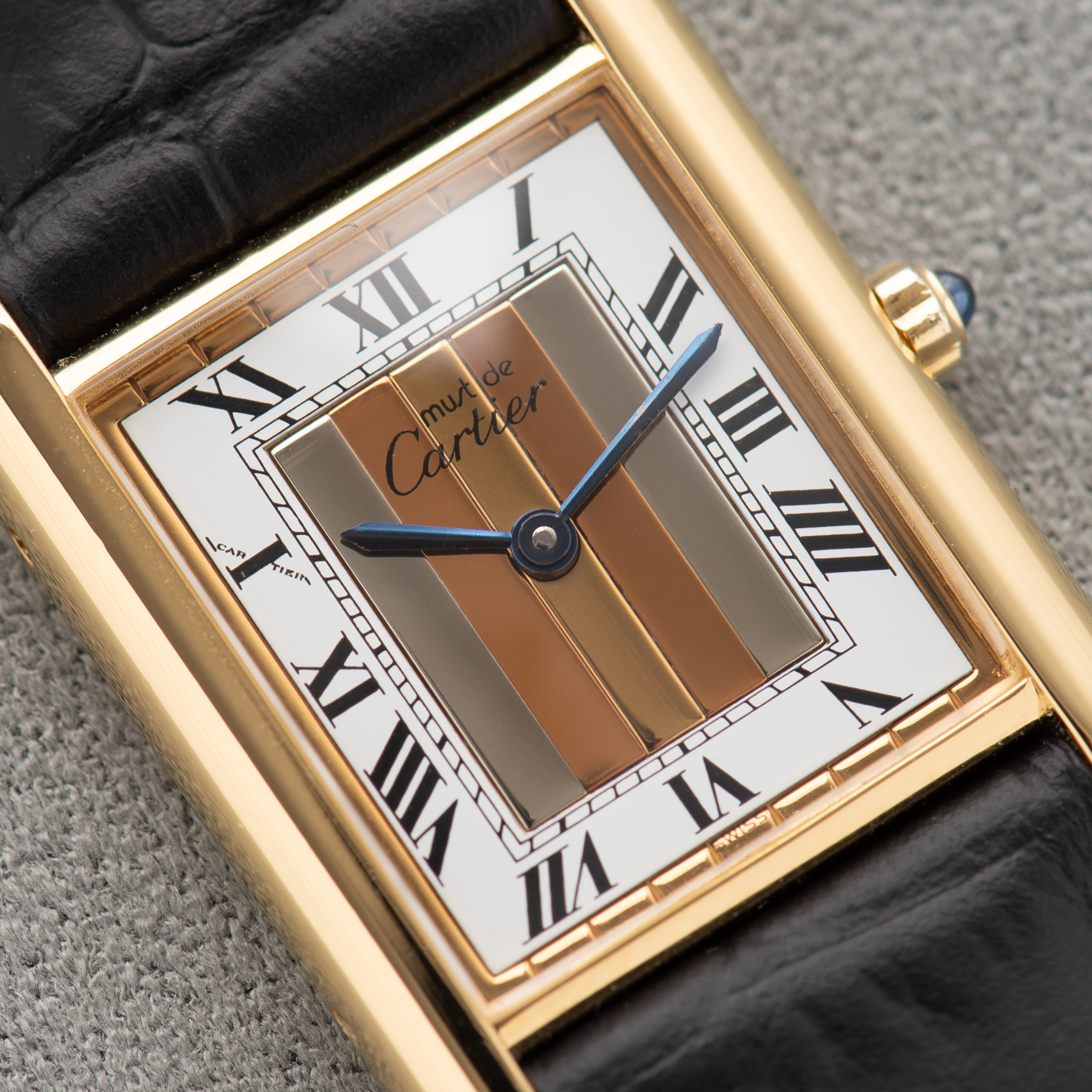 Vue de Cartier Tank De Must Vermeil GM Trinity dial from 1980-90