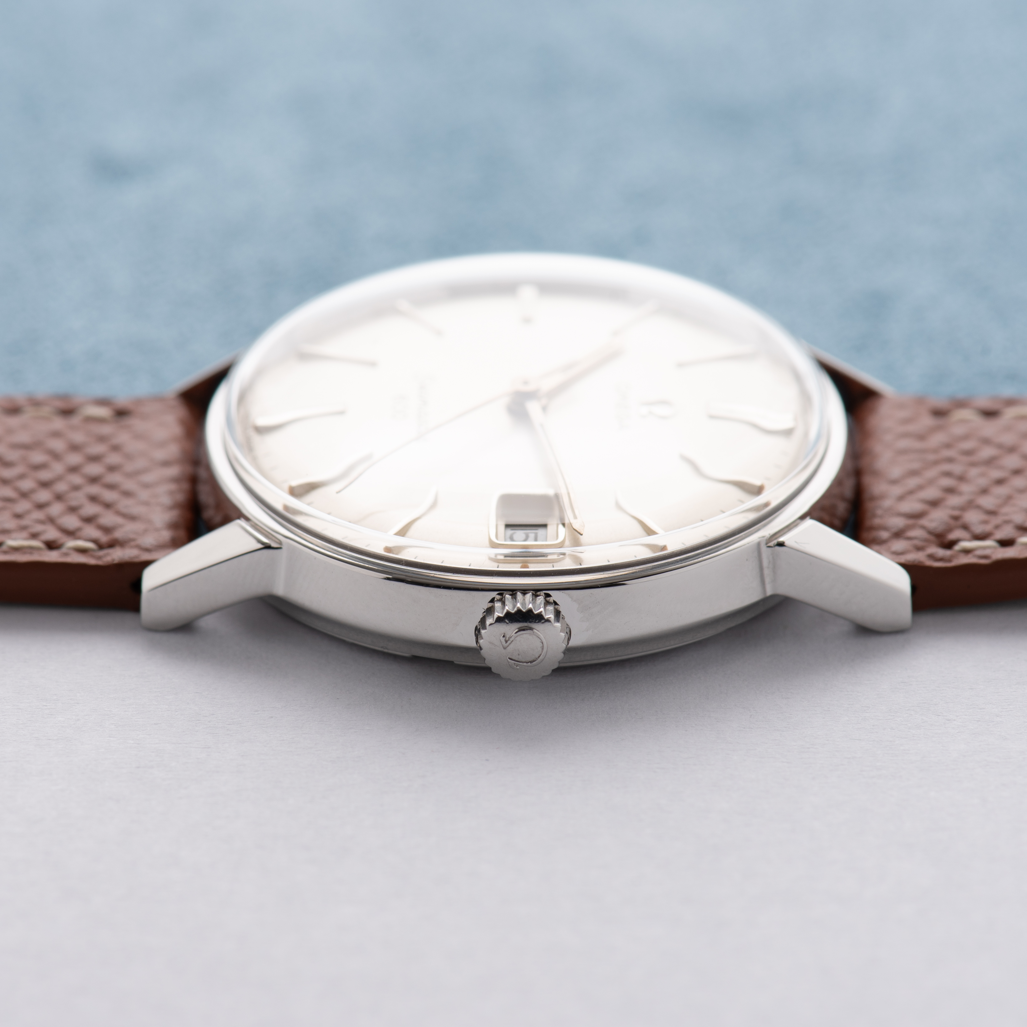 View of Omega Seamaster 600 date cal 611 from 1965 ref 136.011