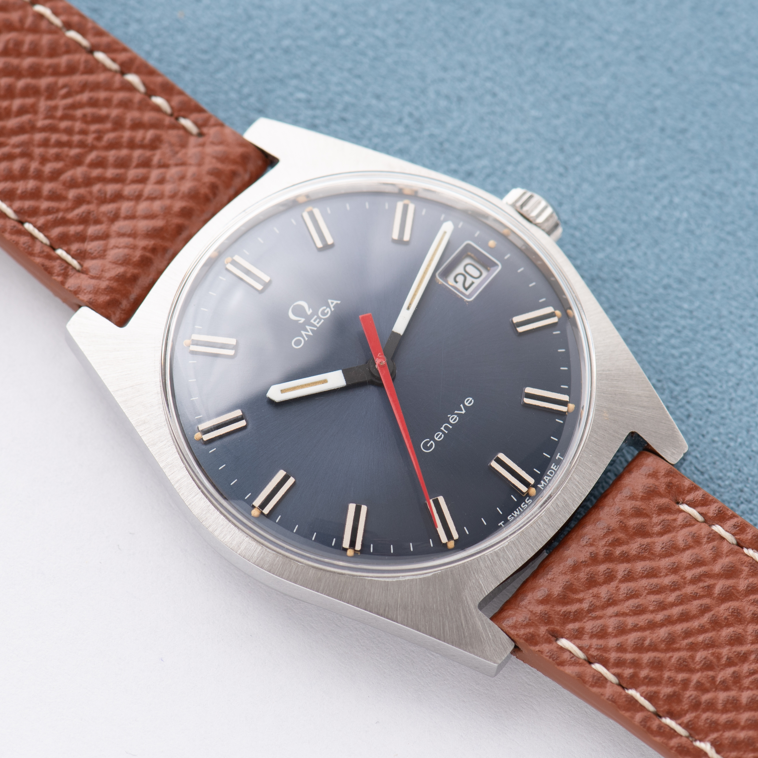 Vue de Omega Genève Automatic Blue dial "Ultraman" from 1969 Cal 565 Ref 166.041