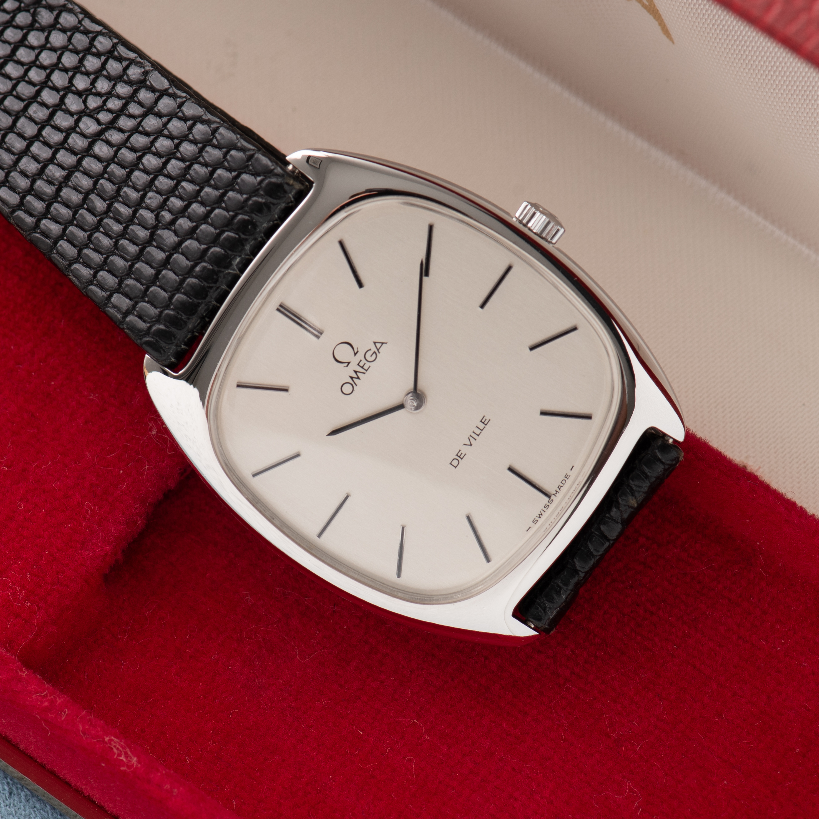 Zicht op Omega De Ville Dress Watch Réf 111.0139 Cal 625 from 1977