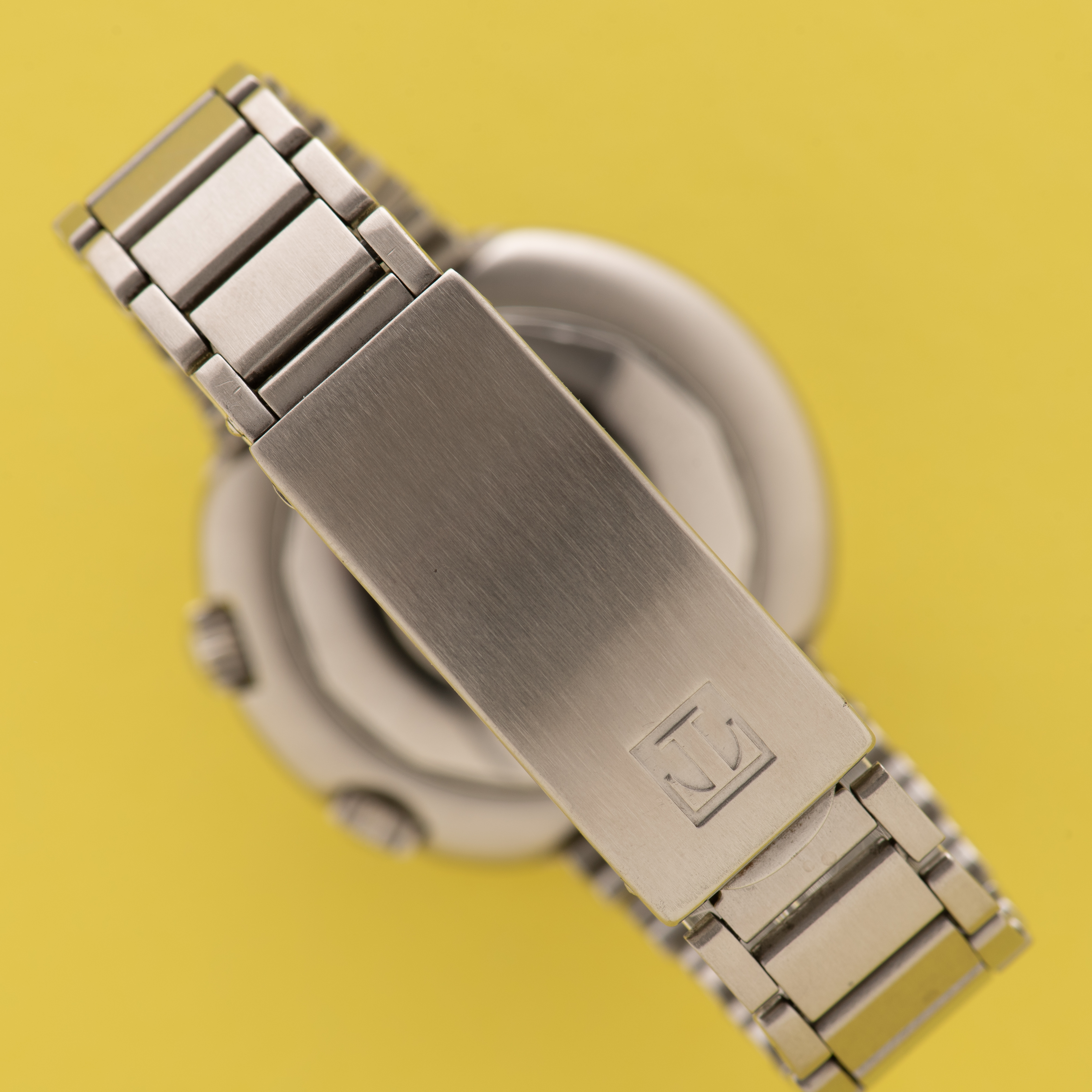 Zicht op Tissot Swiss Automatic T12 ref 44644 cal 2481
