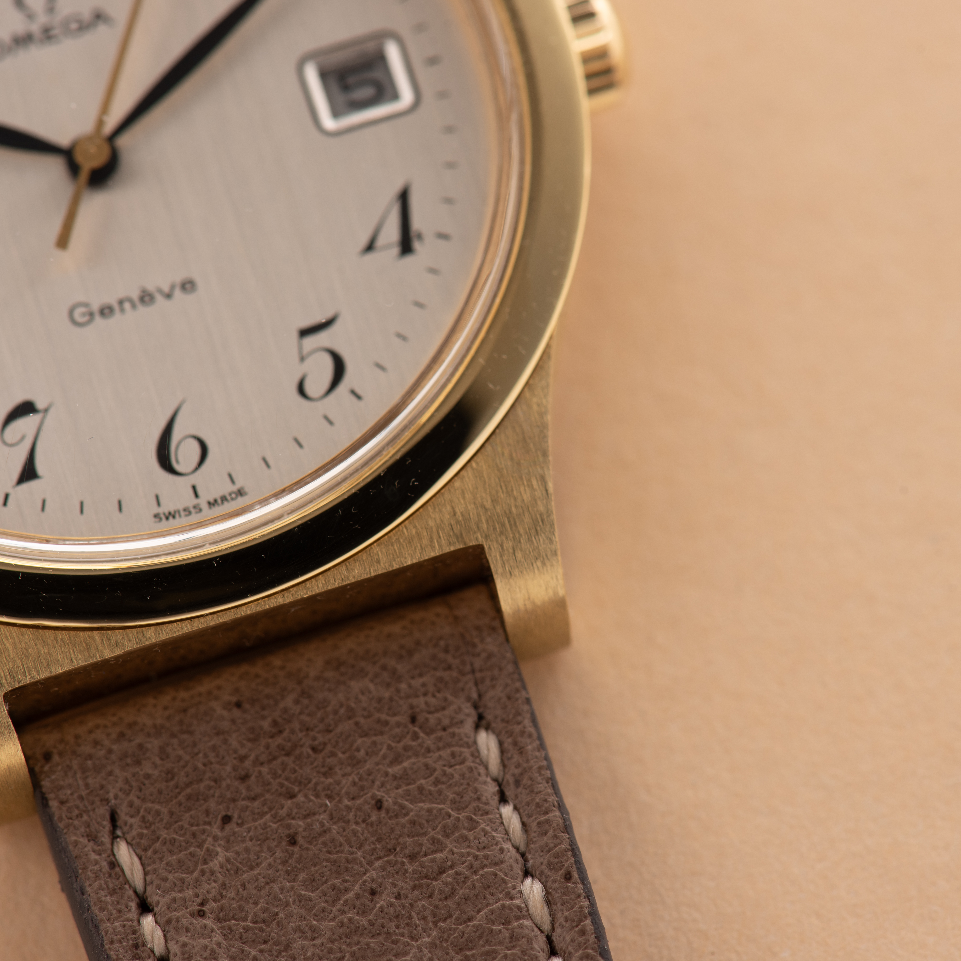 View of Omega Genève Mécanique Date Breguet Dial Réf 136.0102 from 1972