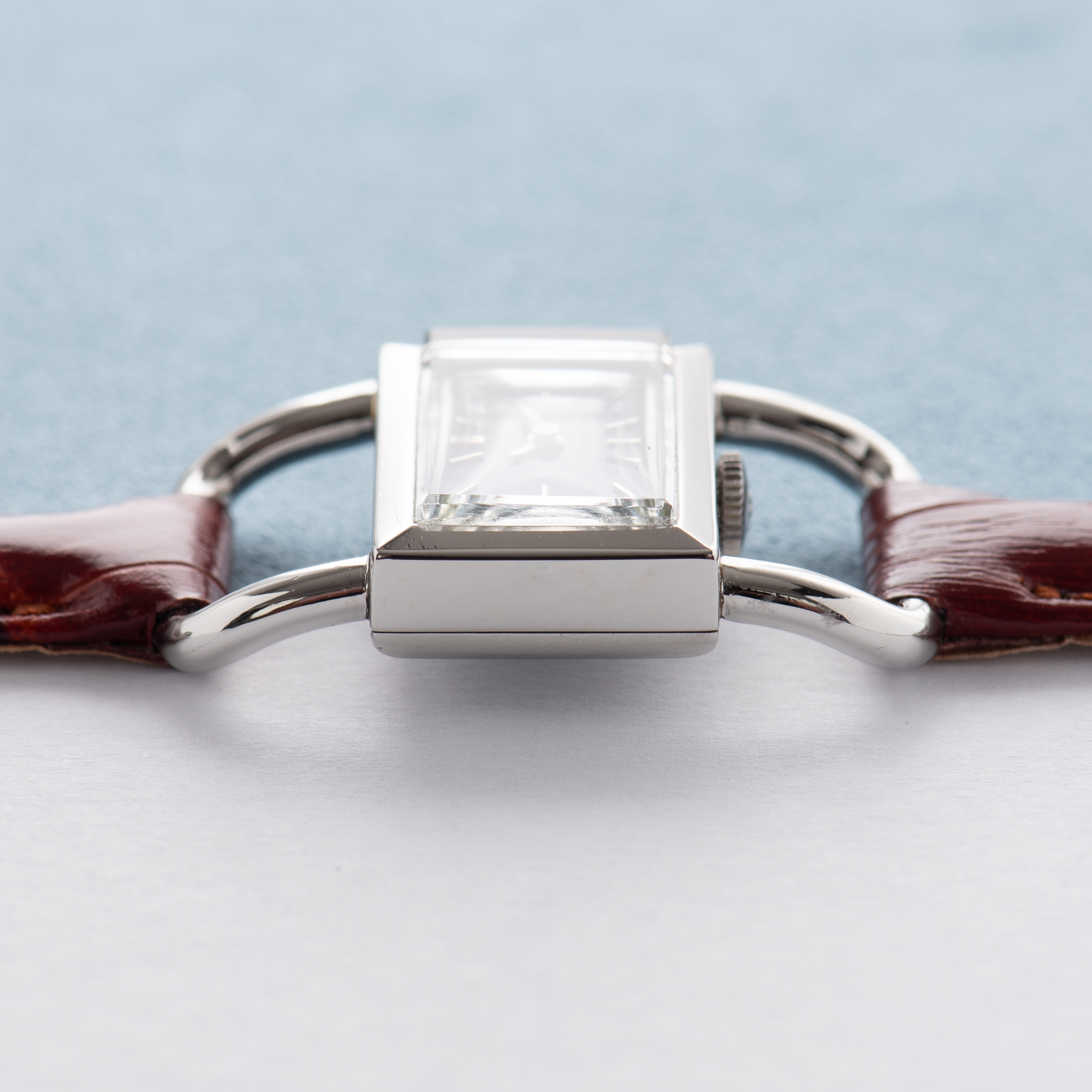 Zicht op Jaeger-LeCoultre Etrier Lucchetto voor Hermès Blue Dial Ref 1670.42