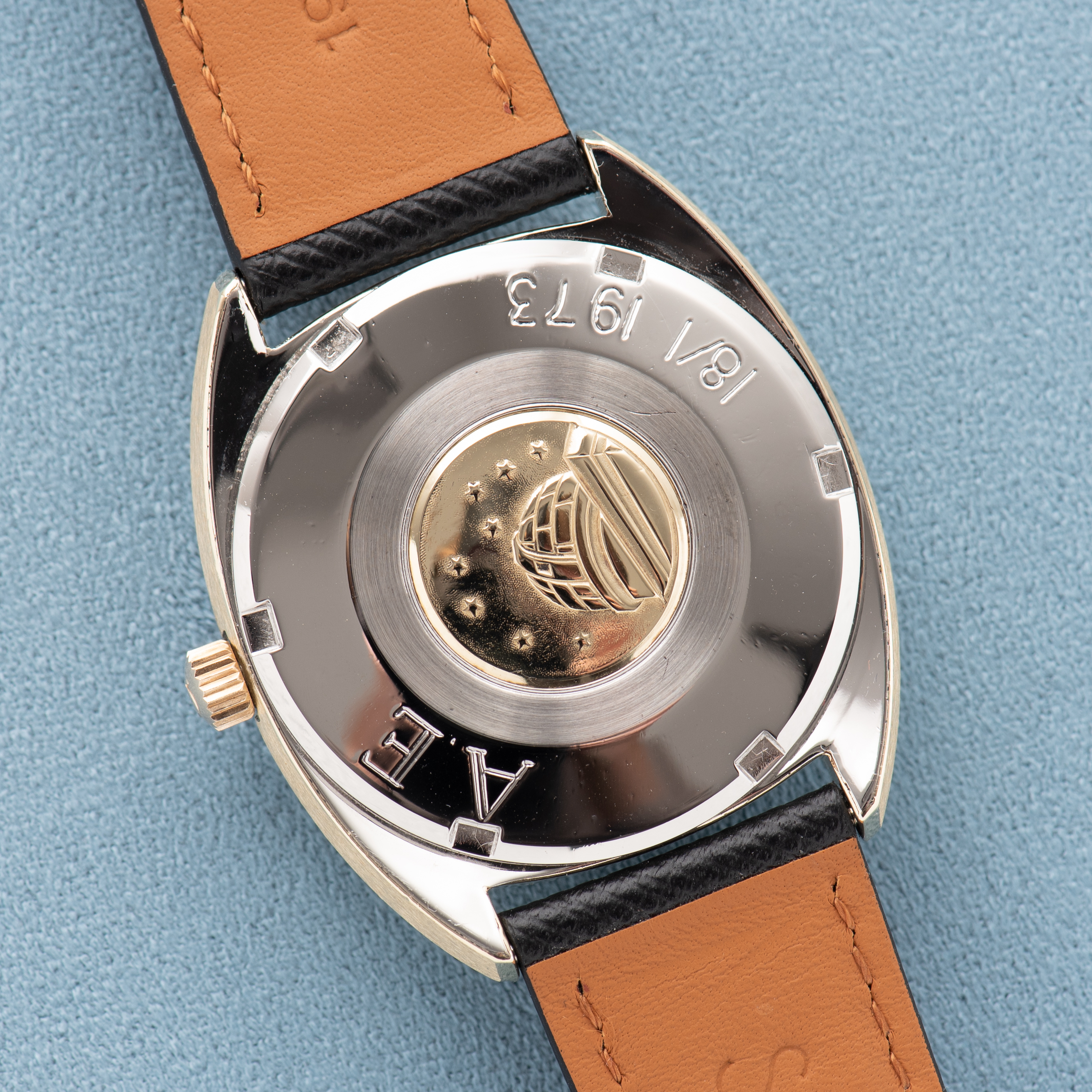 Vue de Omega Constellation Chronometer C-shape 14K Gold Capped from 1969 Réf 168.017