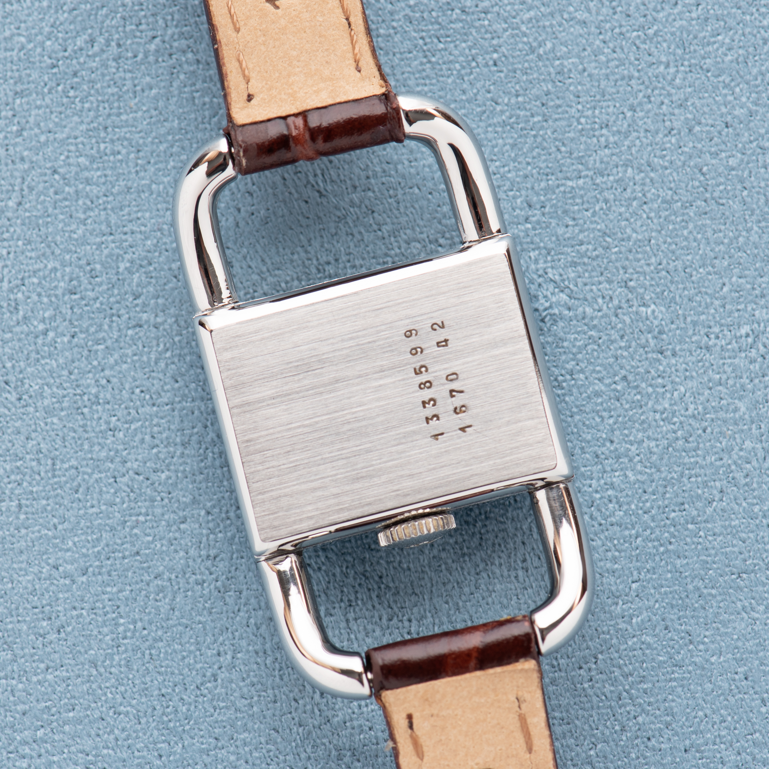Vue de Jaeger-LeCoultre Etrier Lucchetto for Hermès Silver Dial Réf 1670.42