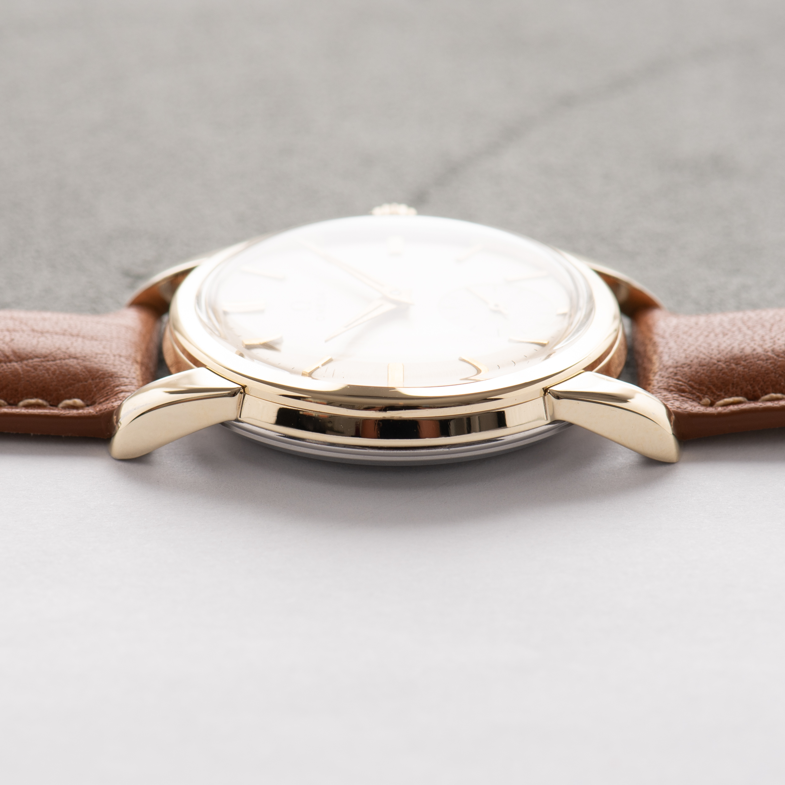 Vue de Omega Seamaster Petite Seconde « Beefy Lugs » – Réf. 2759-3 SC 2761 – 1956