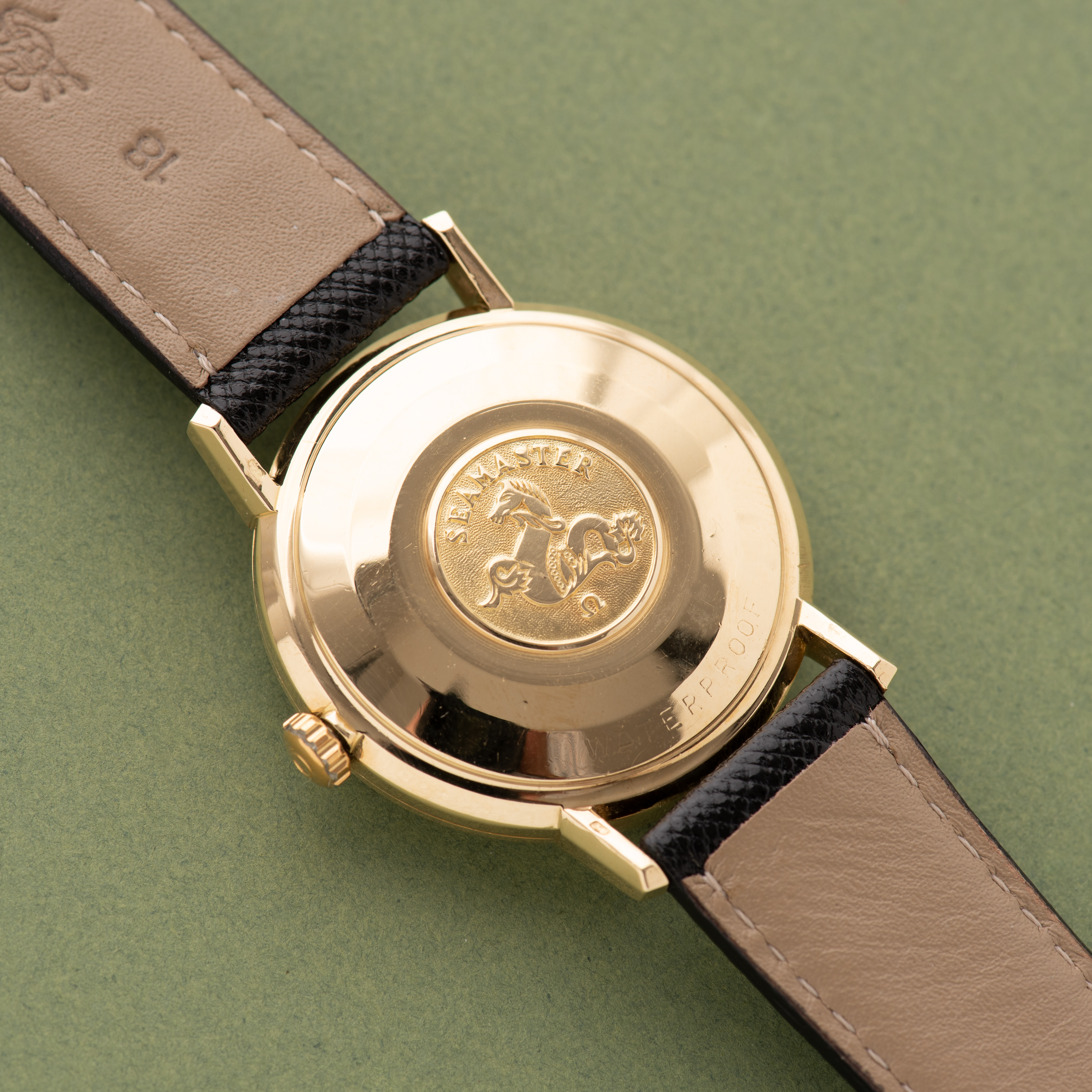 Vue de Omega Seamaster De Ville "Linen dial" réf 166.020 or 18K from 1963