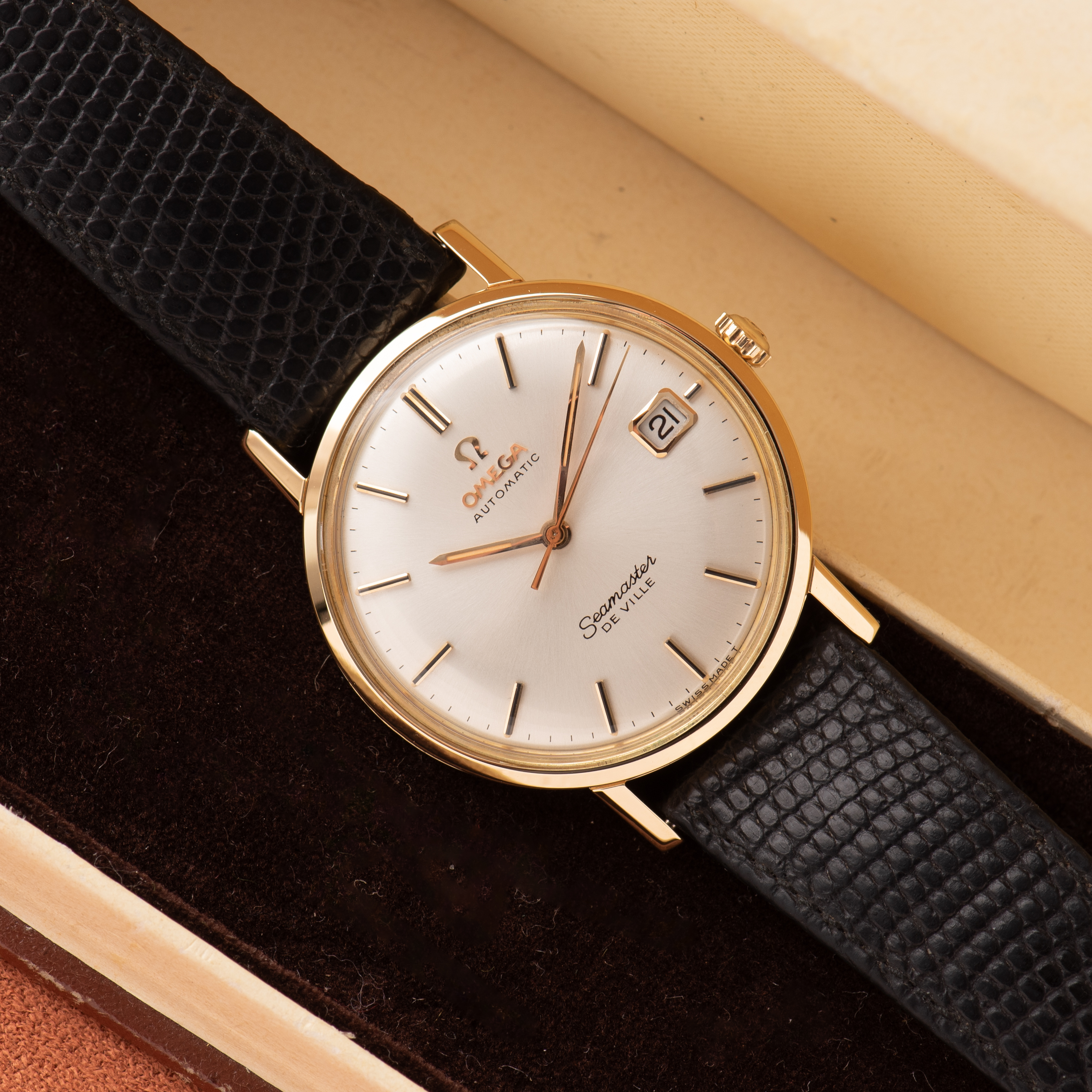 Vue de Omega Automatic Seamaster De Ville Gold 18k 0,750 réf 166.020 from 1965