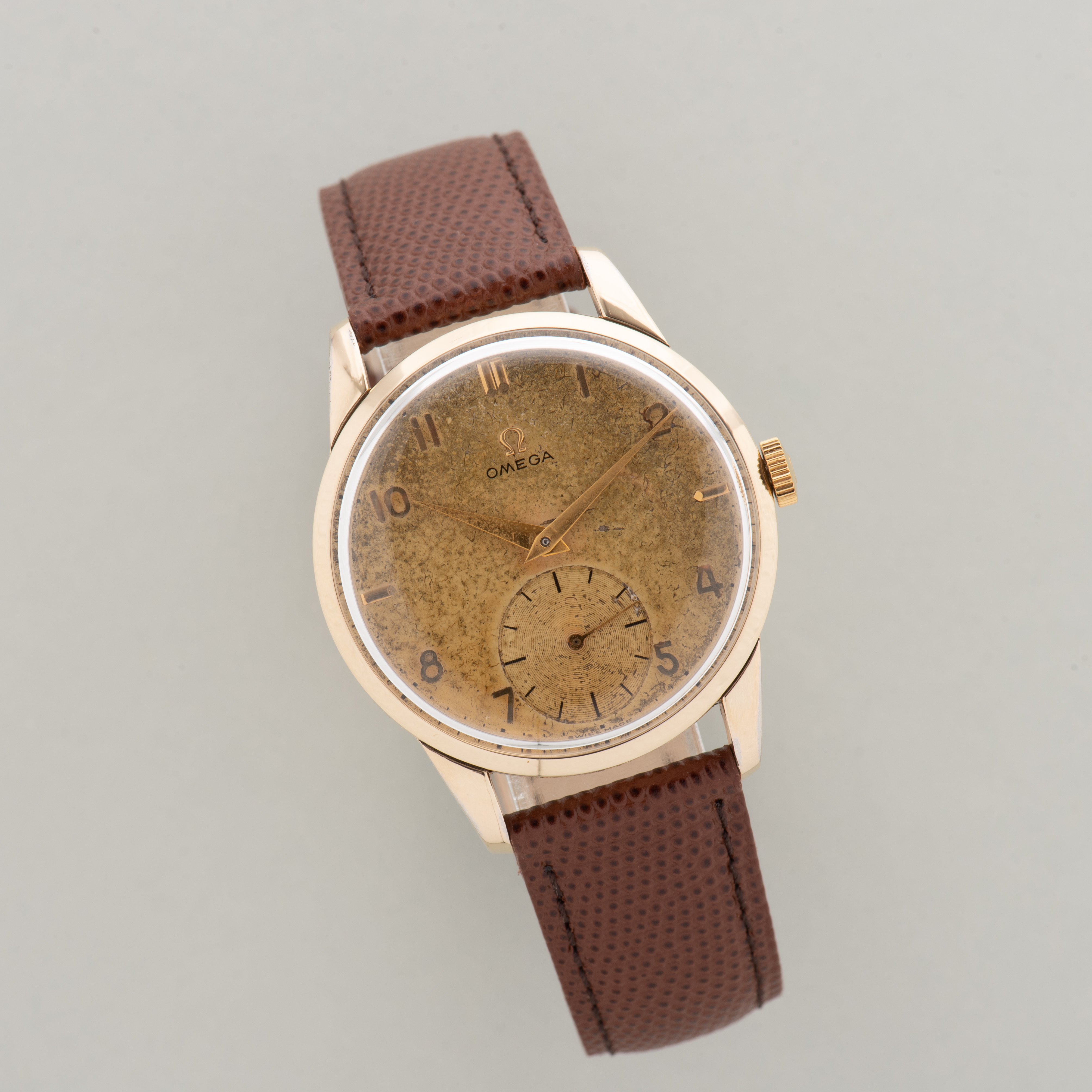 Zicht op Omega Dress Small Seconds Cal 265 from 1950 Réf 2497-2