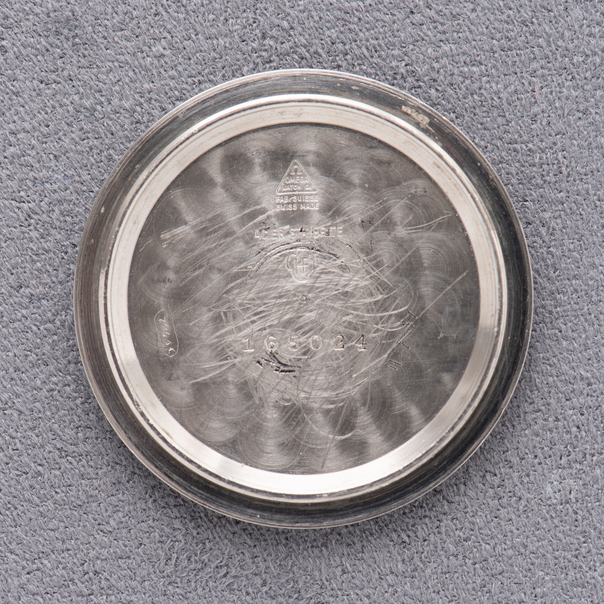 Vue de Omega Seamaster 300 Automatic HF Case Réf 165.024 from 1966