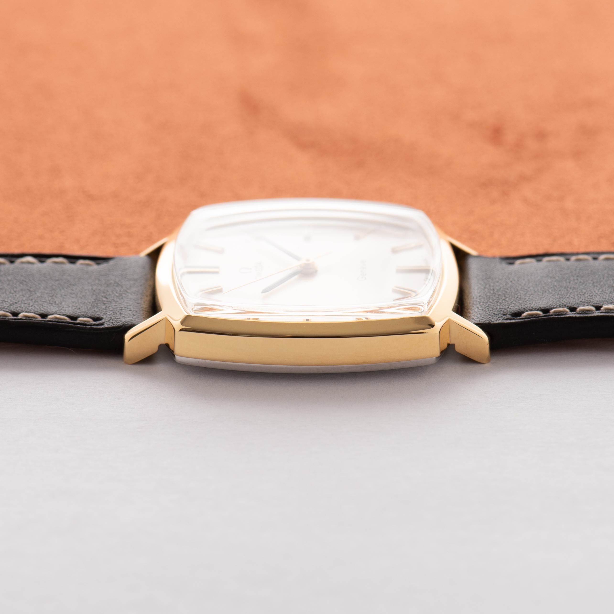 Vue de Omega Genève Classic GoldPlated réf 131.0042 from 1970