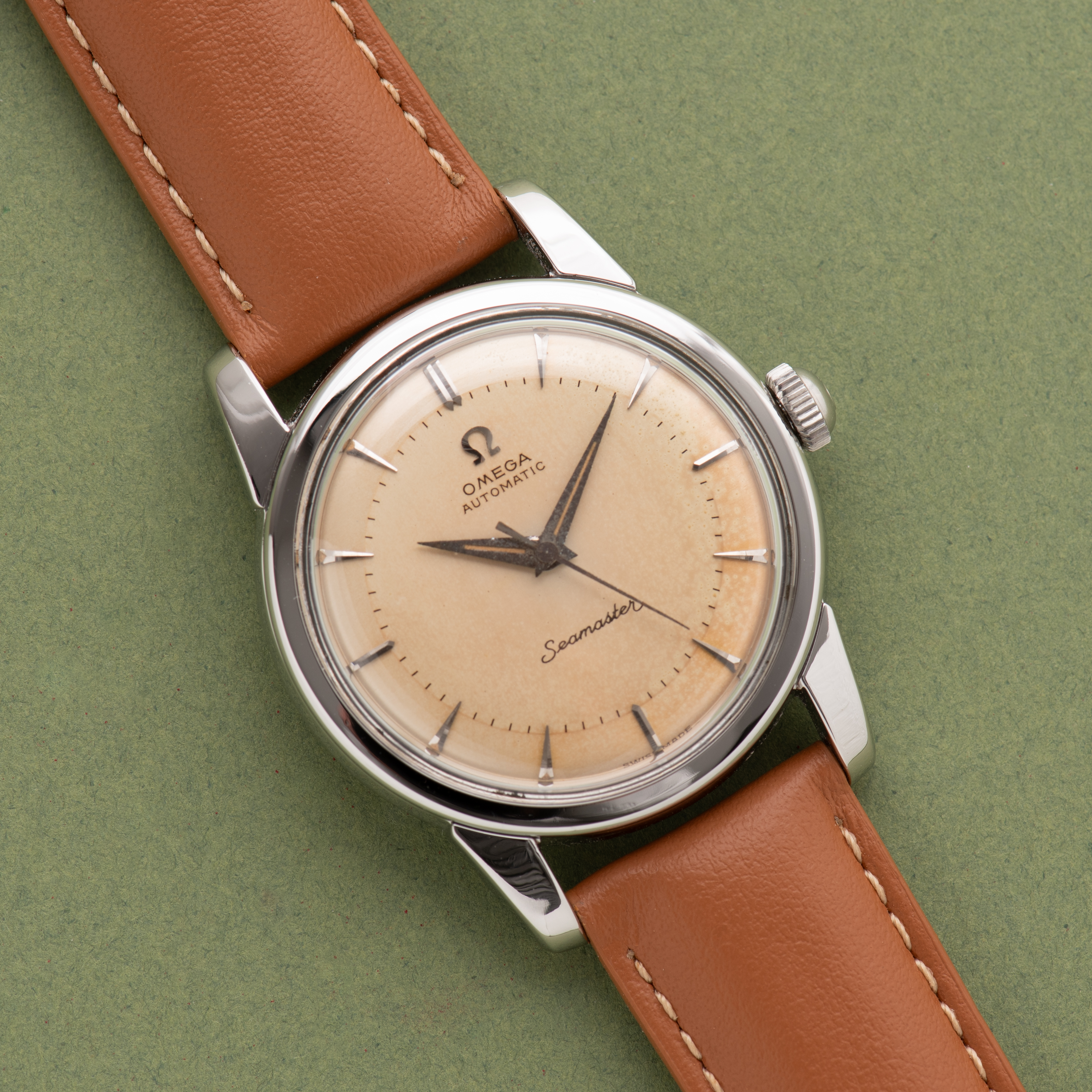 Zicht op Omega Seamaster Patina Beefy Lugs ref 2767-5 SC cal 354 vanaf 1954