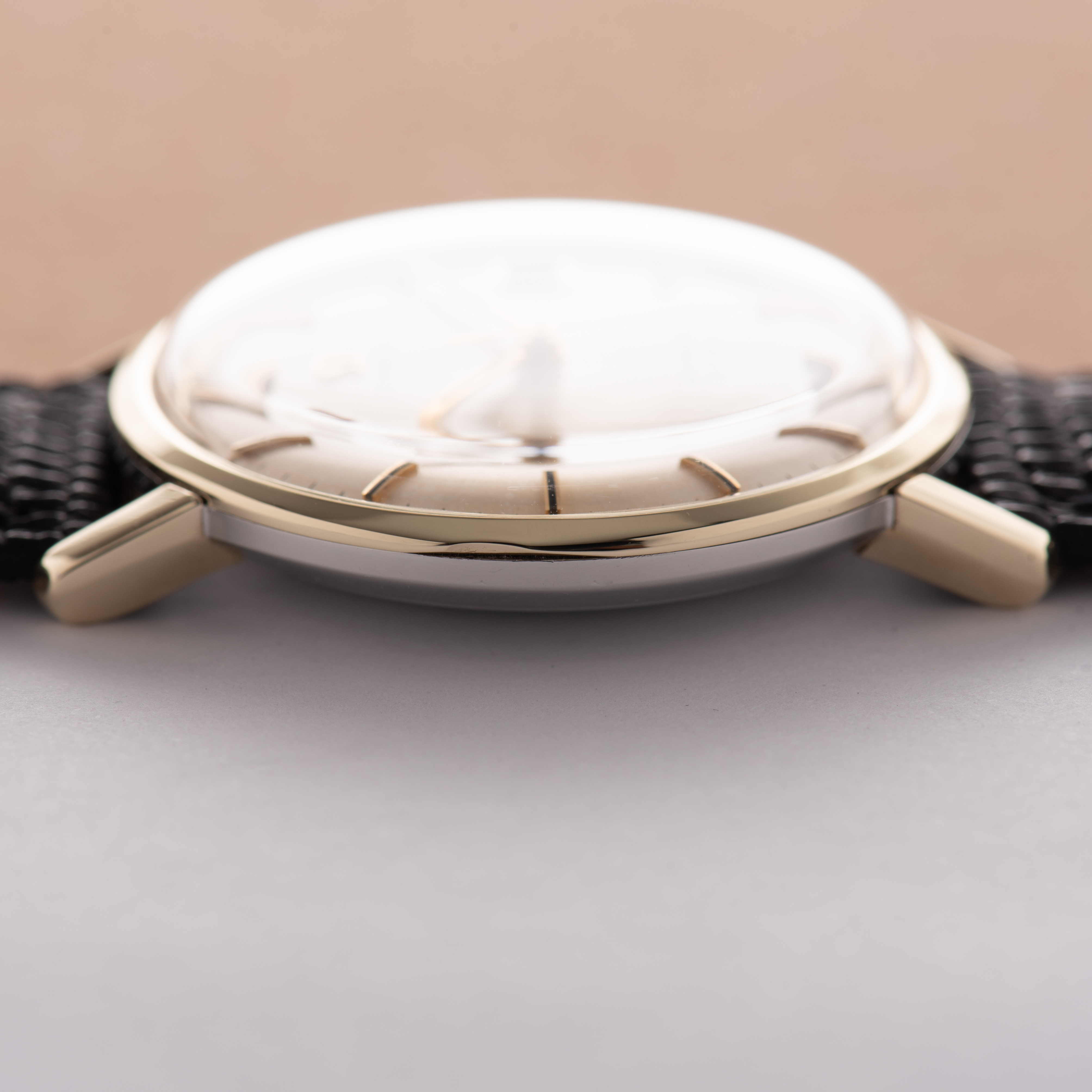 Vue de Omega Seamaster De Ville Date Gold/Steel Réf 136.020 from 1964