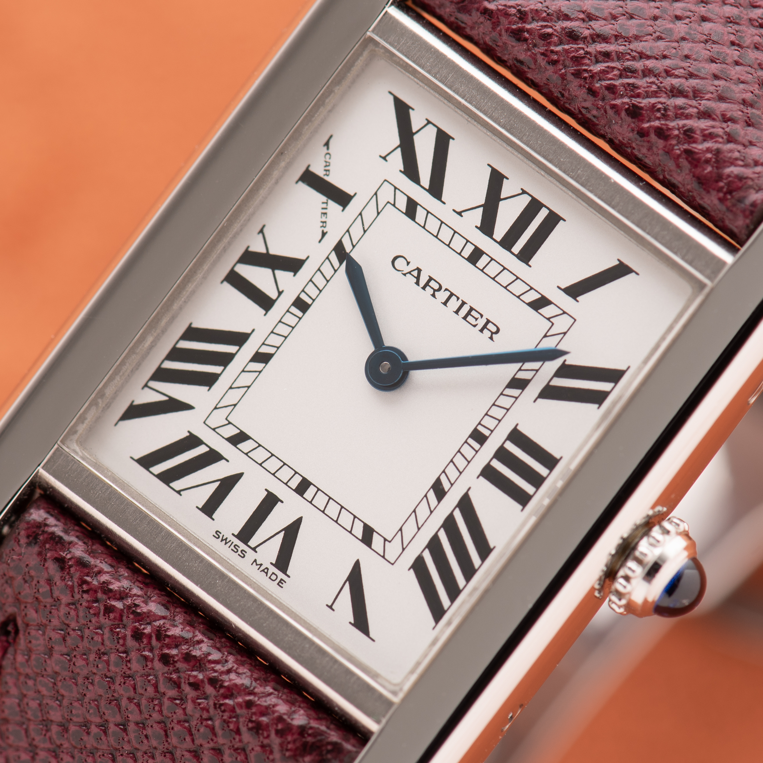 Vue de Cartier Tank Solo PM Roman Dial réf 2716