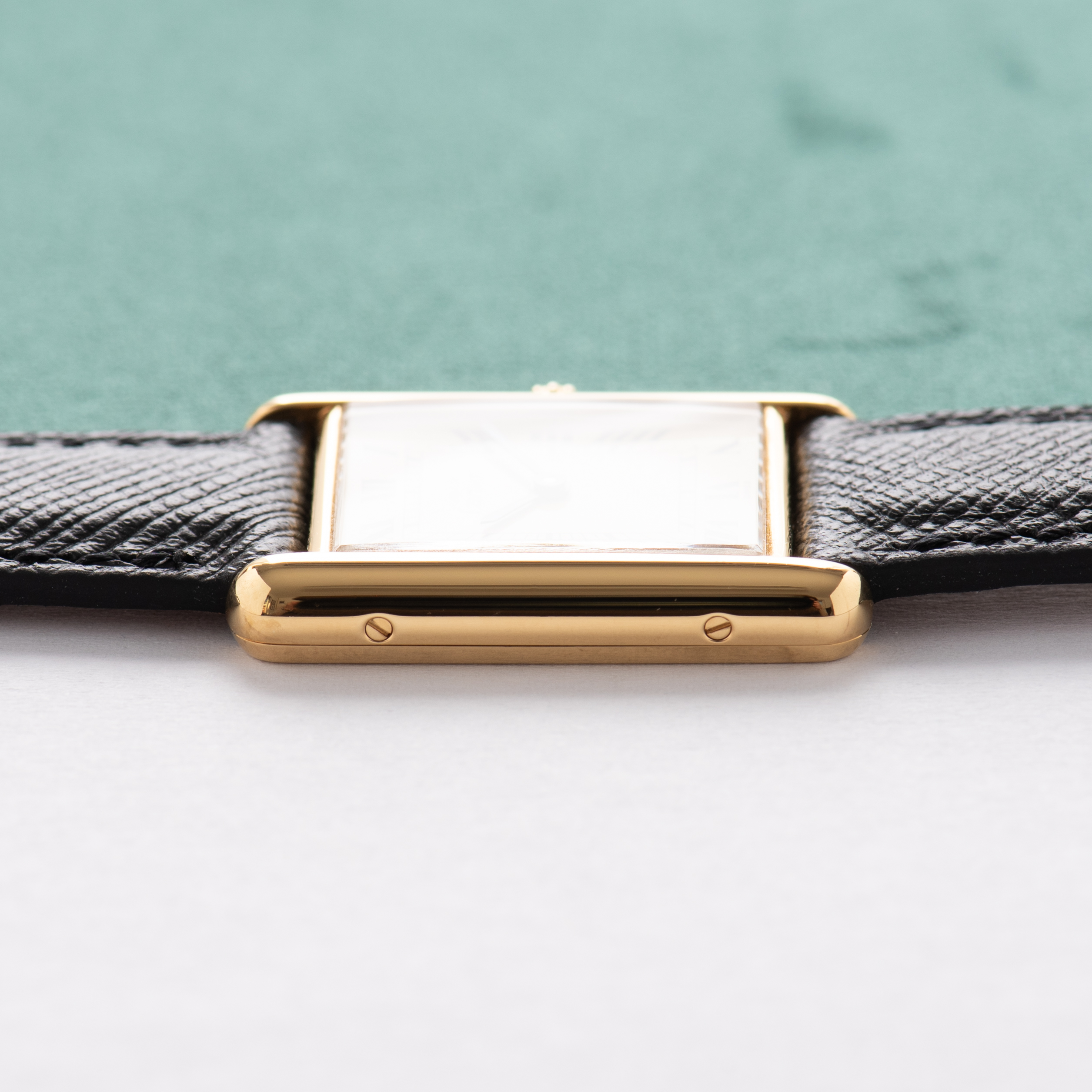 Zicht op Cartier Tank De Must Vermeil GM Lemon Roman dial Ref 590005 vanaf 1980-1990